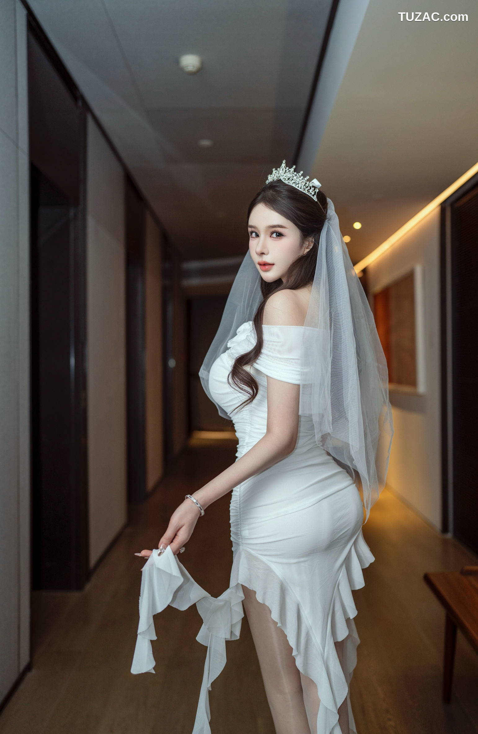 XR-Uncensored-李丽莎-在逃公主-XingYan星颜社-388-白色婚纱三熟女-2025.08.22