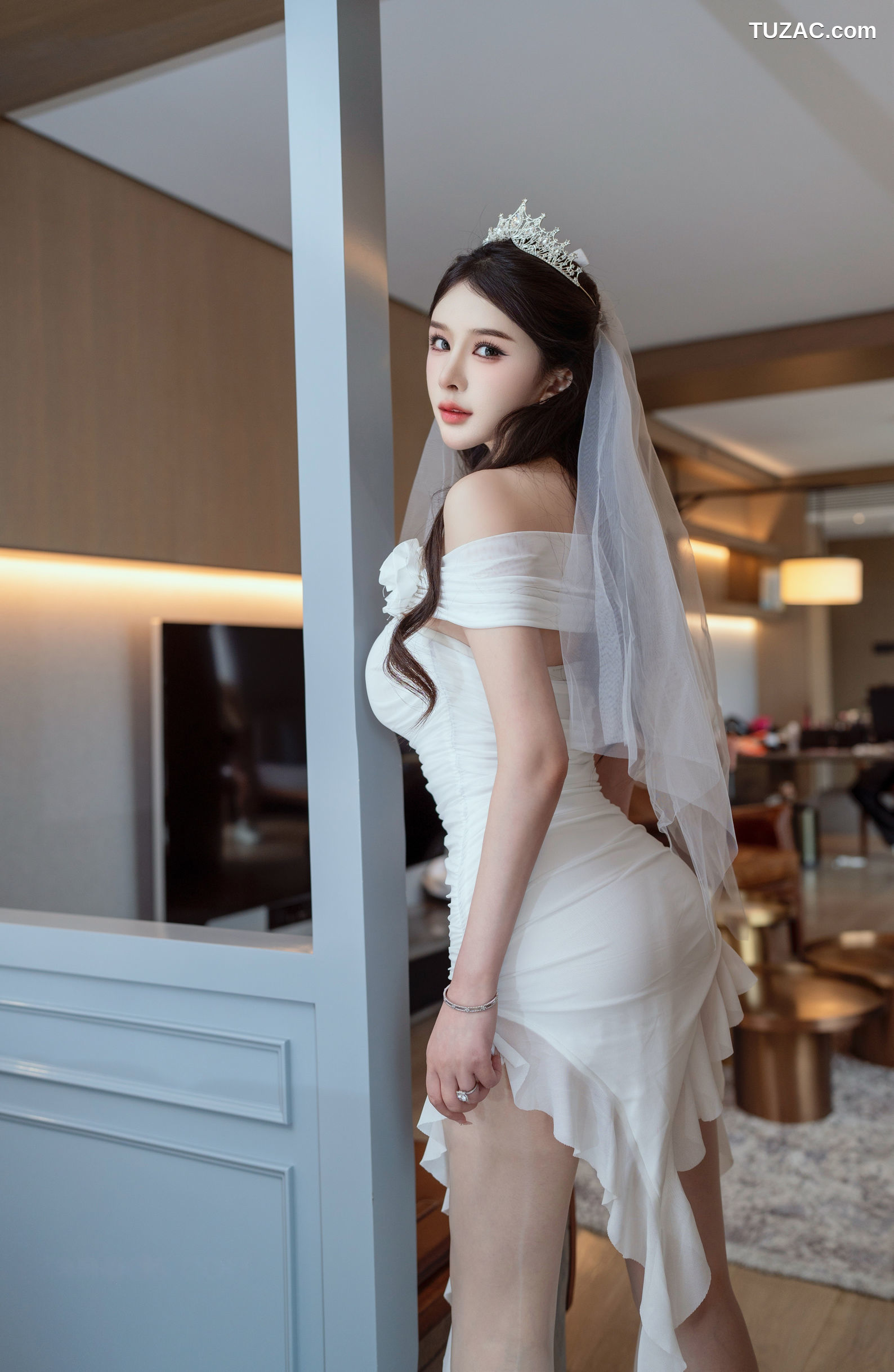 XR-Uncensored-李丽莎-在逃公主-XingYan星颜社-388-白色婚纱三熟女-2025.08.22