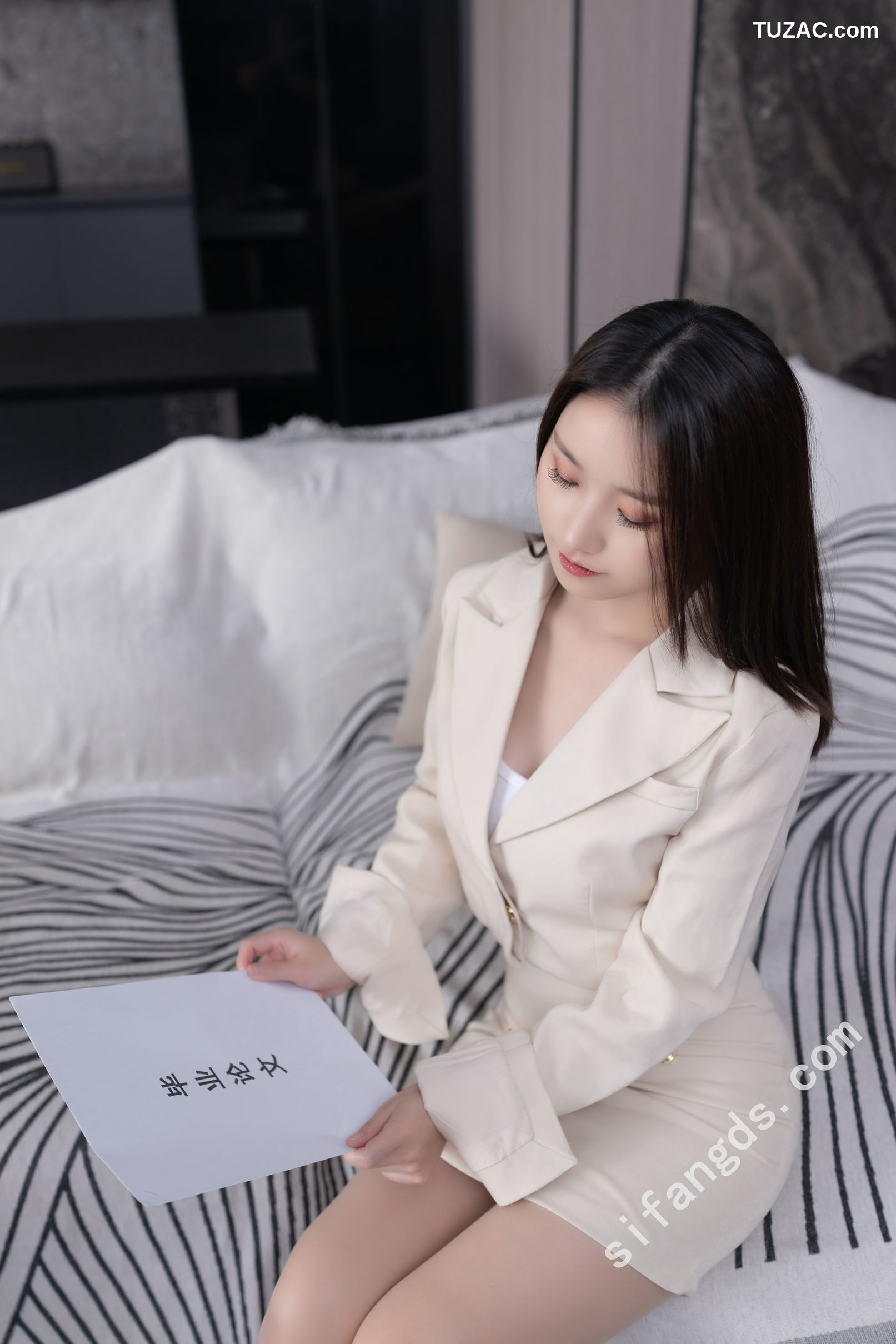 XR-Uncensored-杏子Yada-毕业论文-XiuRen秀人网-10428-内购私拍-2025.06.18