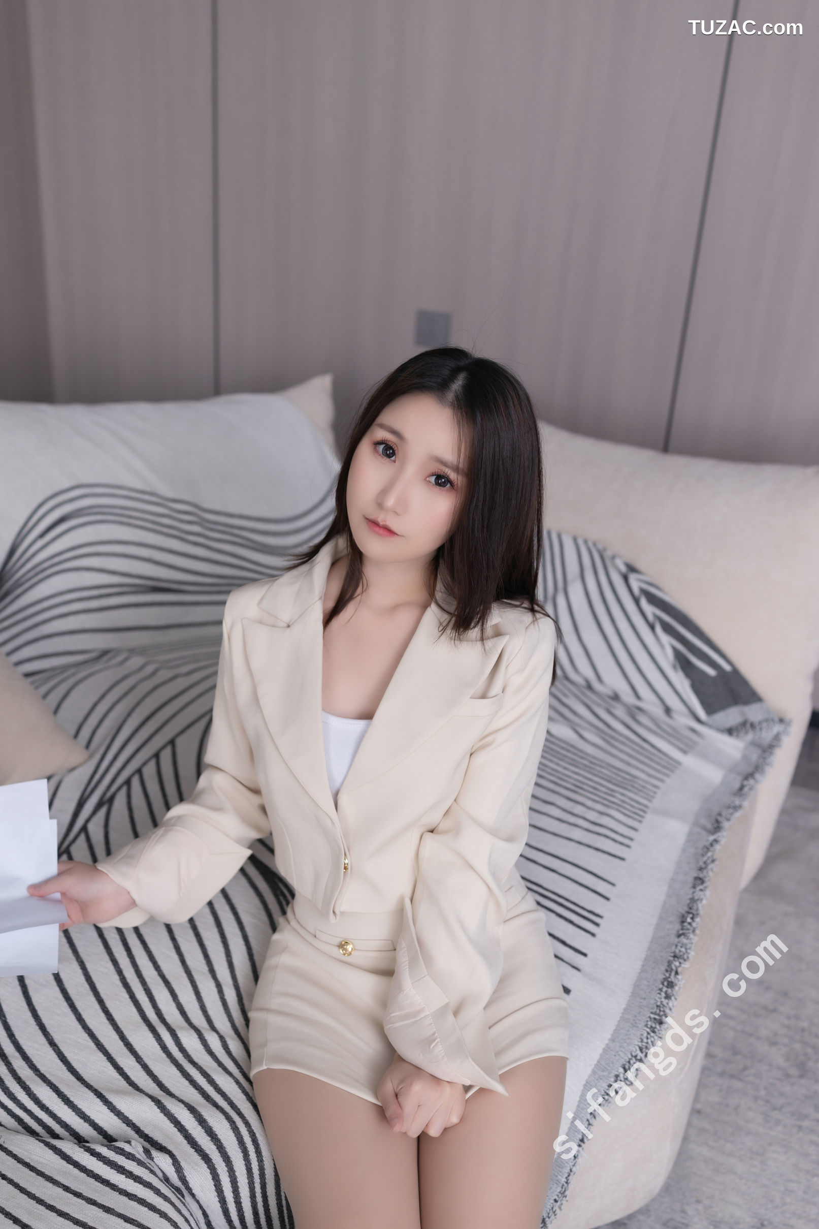 XR-Uncensored-杏子Yada-毕业论文-XiuRen秀人网-10428-内购私拍-2025.06.18