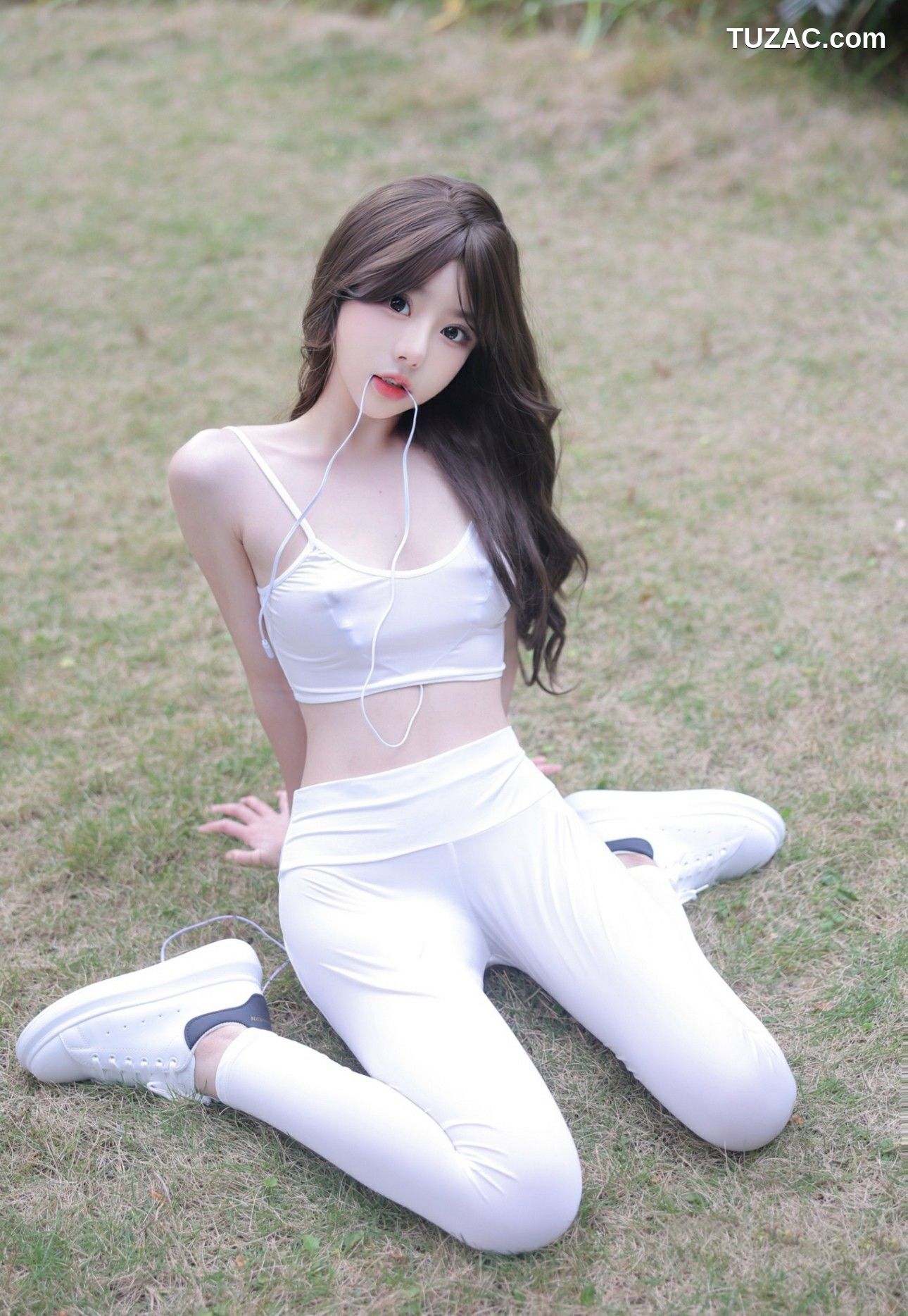 XR-Uncensored-桃妖夭-戶外情趣未上架无码流出-XiuRen秀人网-8132-内购私拍