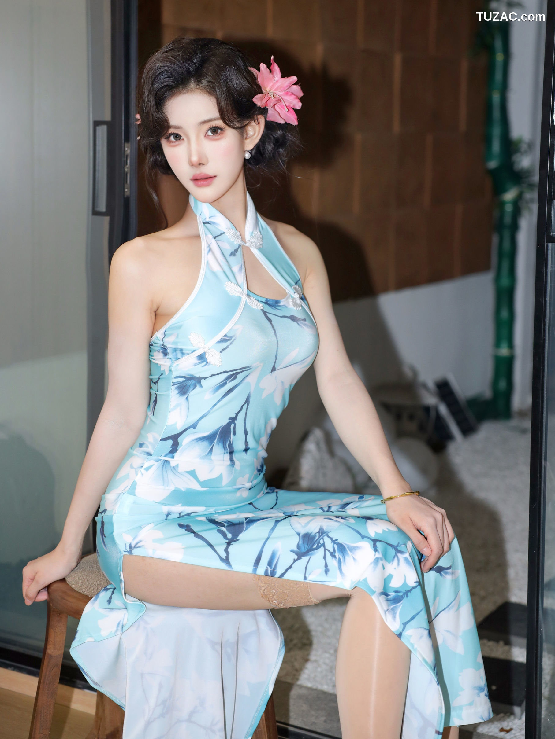 XR-Uncensored-梨霜儿-性感旗袍肉丝-XiuRen秀人网-10594-内购私拍-2025.07.28