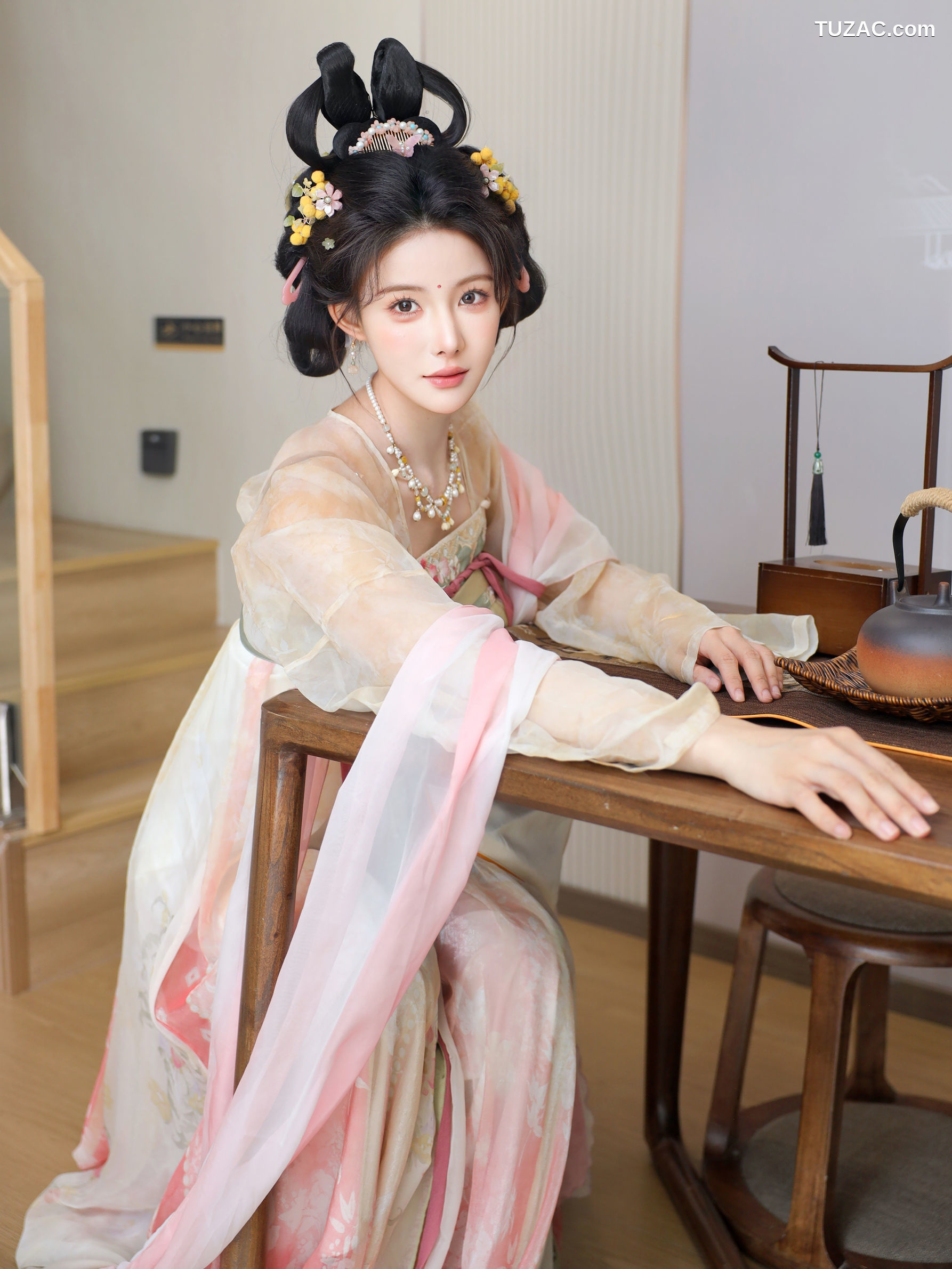 XR-Uncensored-梨霜儿-梦回大唐-XiuRen秀人网-10645-内购私拍-2025.08.13