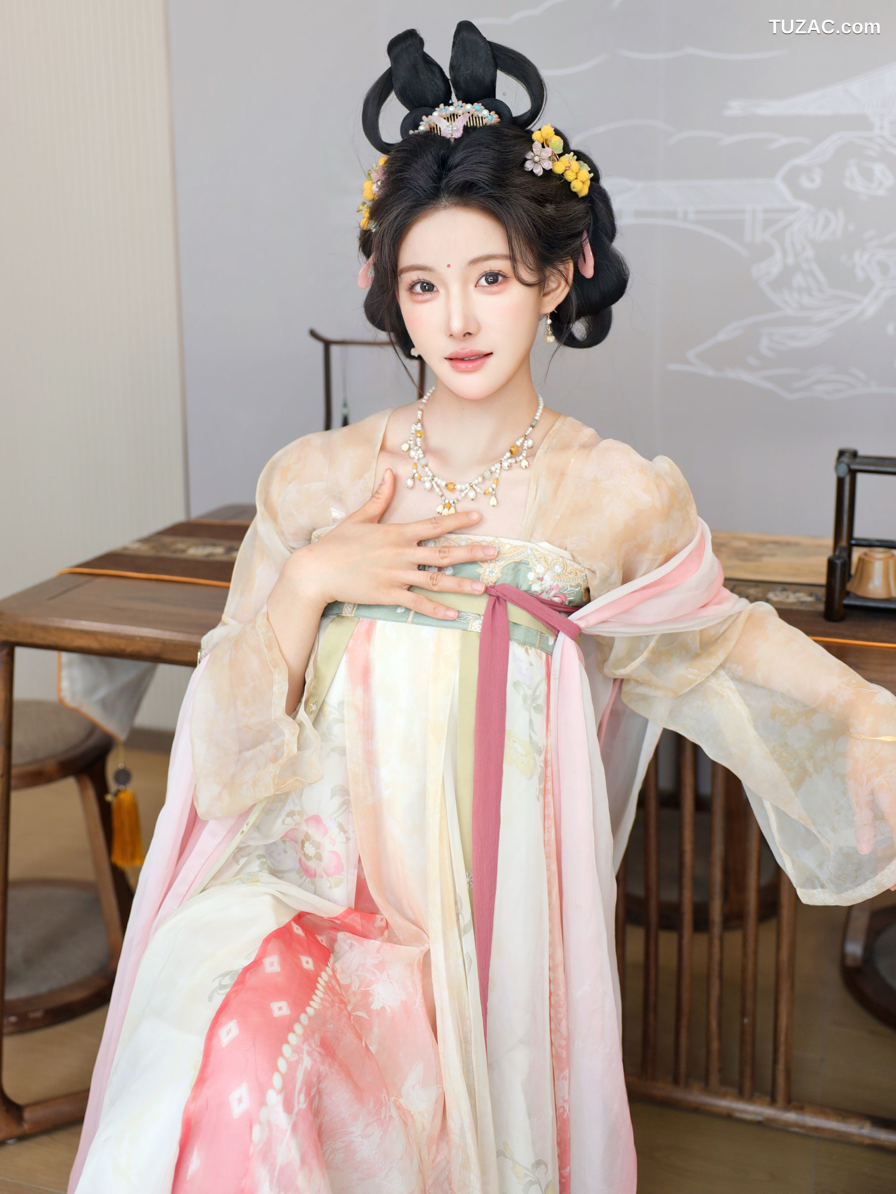 XR-Uncensored-梨霜儿-梦回大唐-XiuRen秀人网-10645-内购私拍-2025.08.13