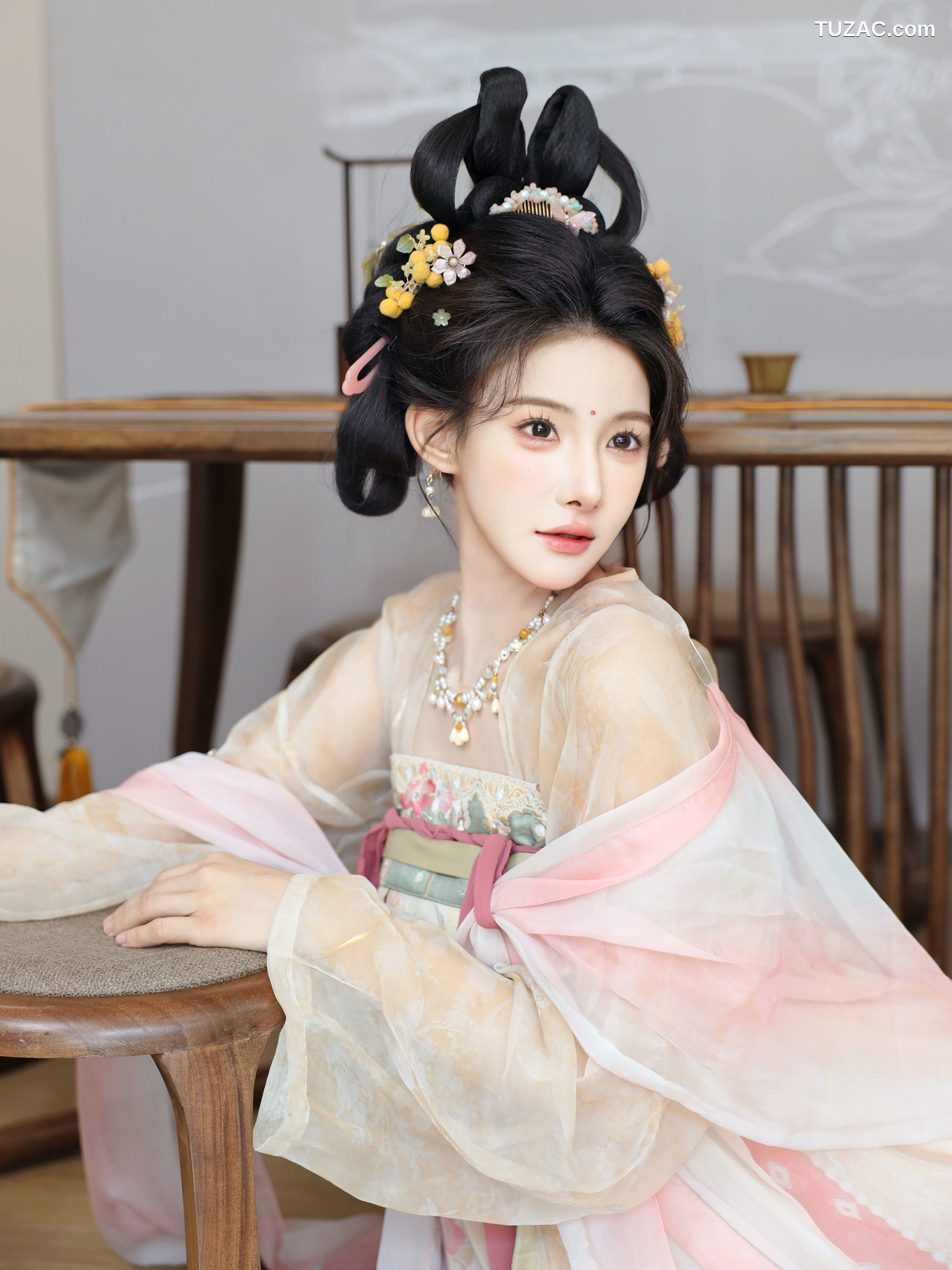 XR-Uncensored-梨霜儿-梦回大唐-XiuRen秀人网-10645-内购私拍-2025.08.13