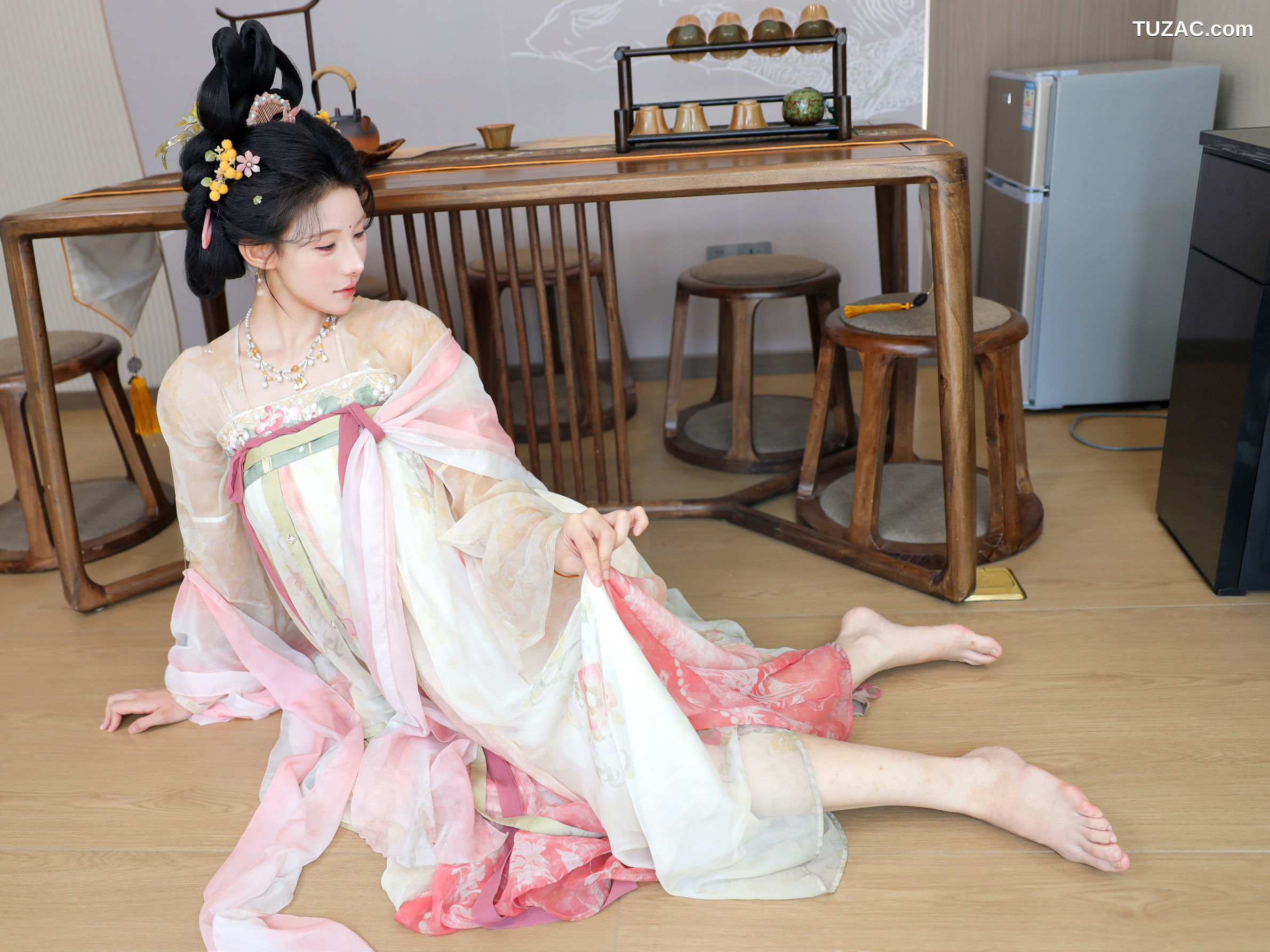 XR-Uncensored-梨霜儿-梦回大唐-XiuRen秀人网-10645-内购私拍-2025.08.13