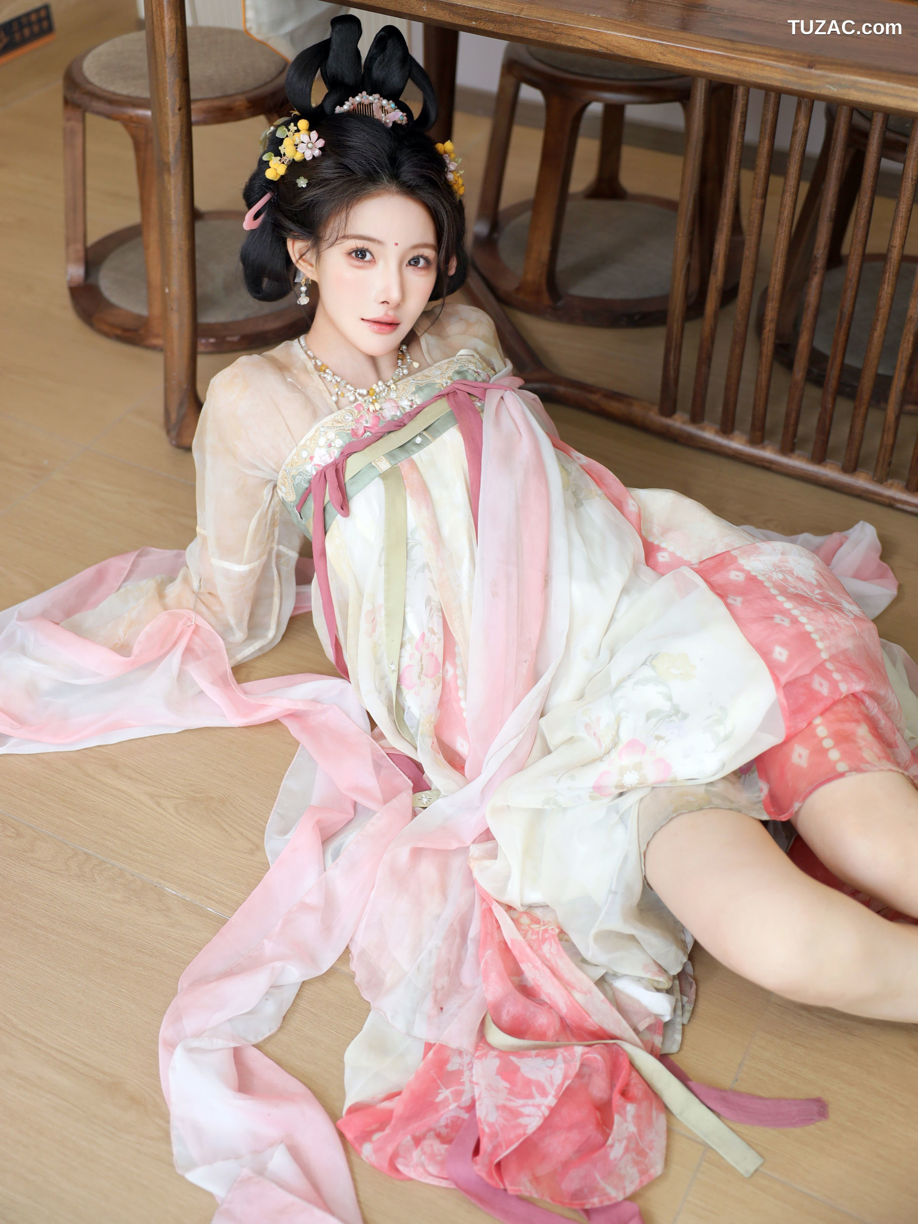 XR-Uncensored-梨霜儿-梦回大唐-XiuRen秀人网-10645-内购私拍-2025.08.13