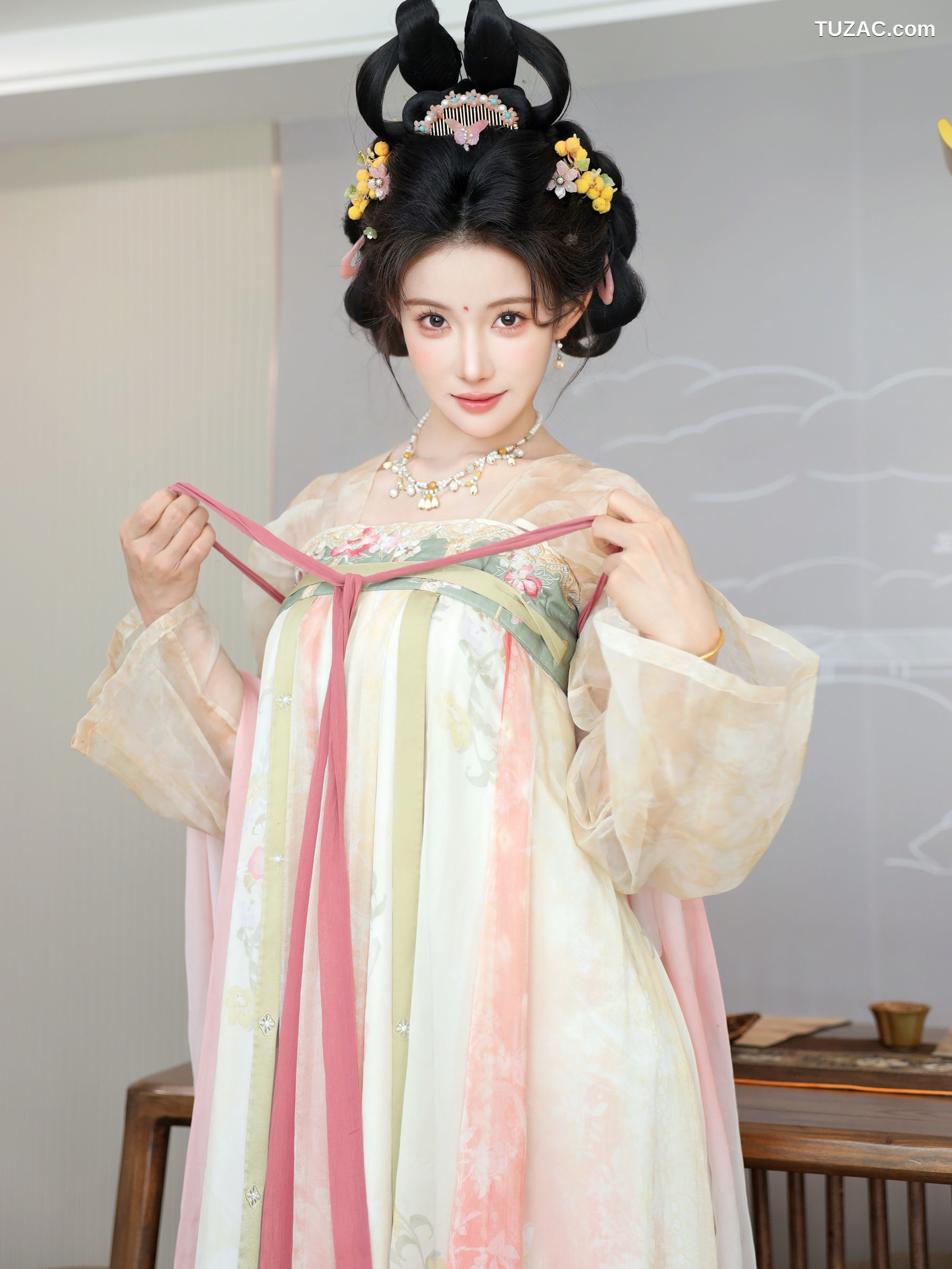 XR-Uncensored-梨霜儿-梦回大唐-XiuRen秀人网-10645-内购私拍-2025.08.13