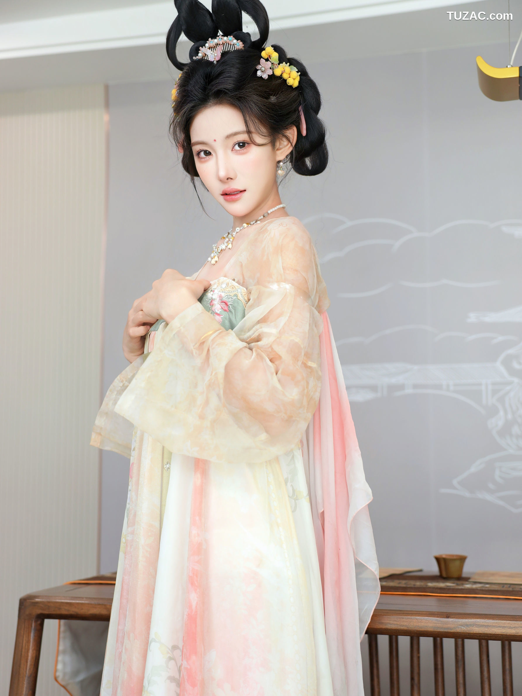 XR-Uncensored-梨霜儿-梦回大唐-XiuRen秀人网-10645-内购私拍-2025.08.13
