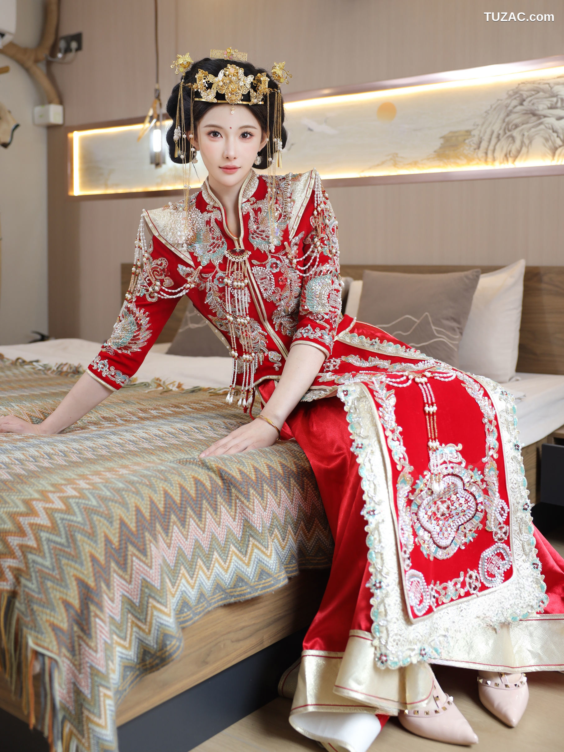 XR-Uncensored-梨霜儿-秀禾服-XiuRen秀人网-10742-内购私拍-2025.09.08