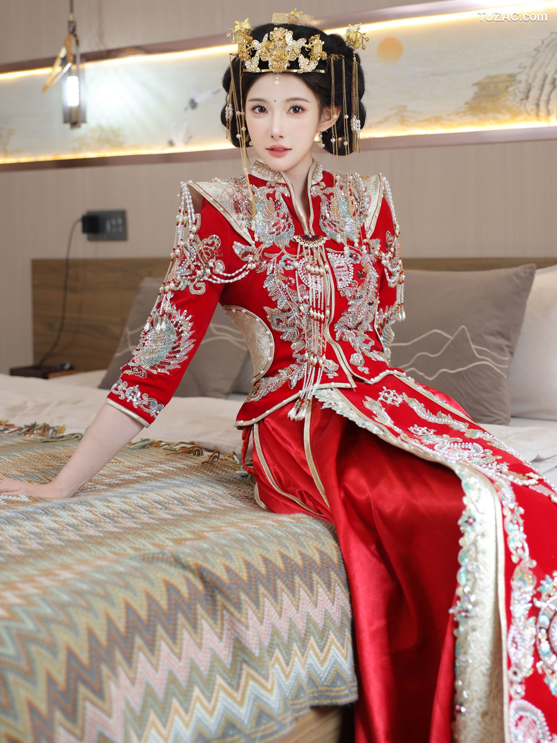 XR-Uncensored-梨霜儿-秀禾服-XiuRen秀人网-10742-内购私拍-2025.09.08