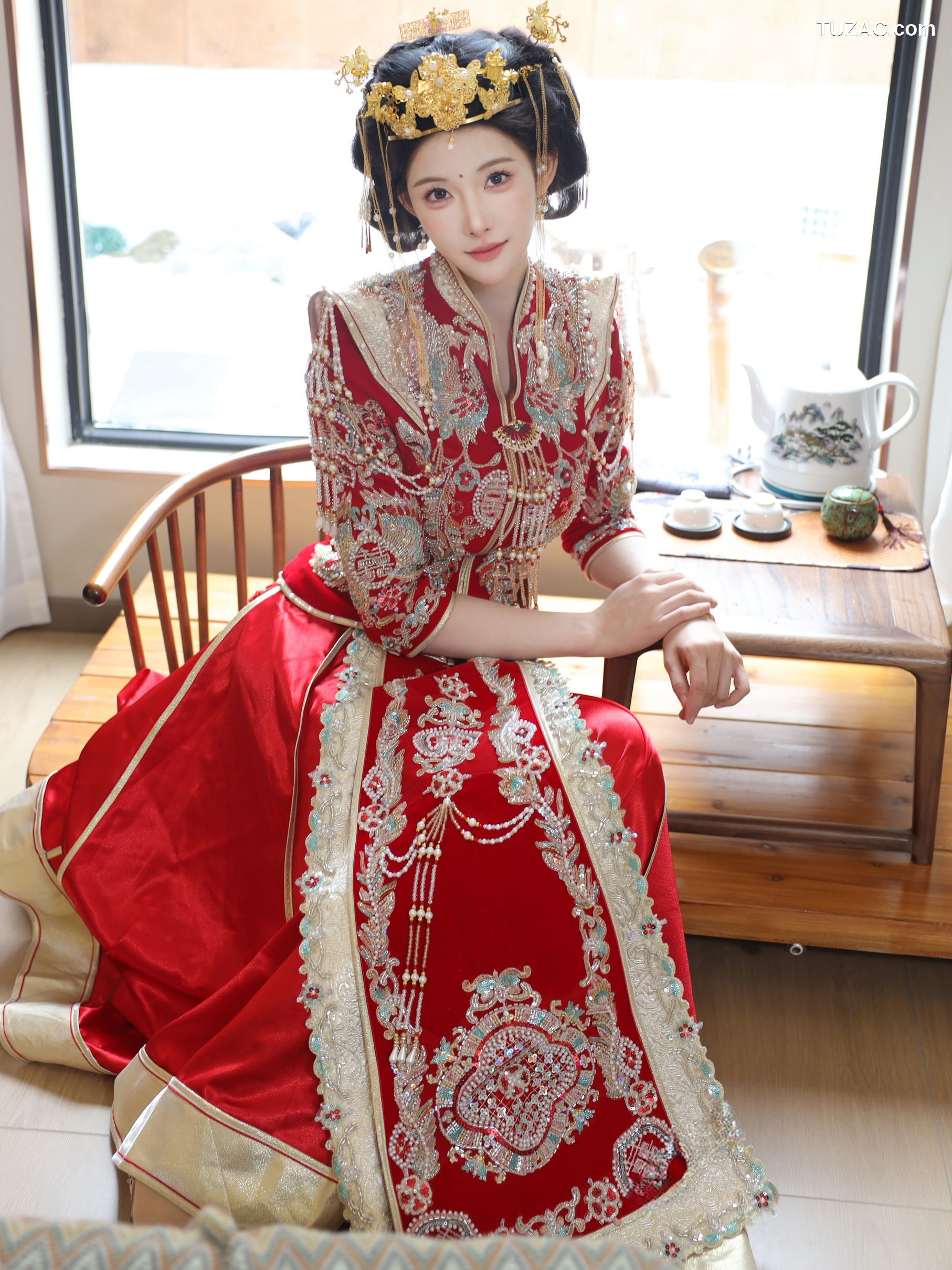 XR-Uncensored-梨霜儿-秀禾服-XiuRen秀人网-10742-内购私拍-2025.09.08