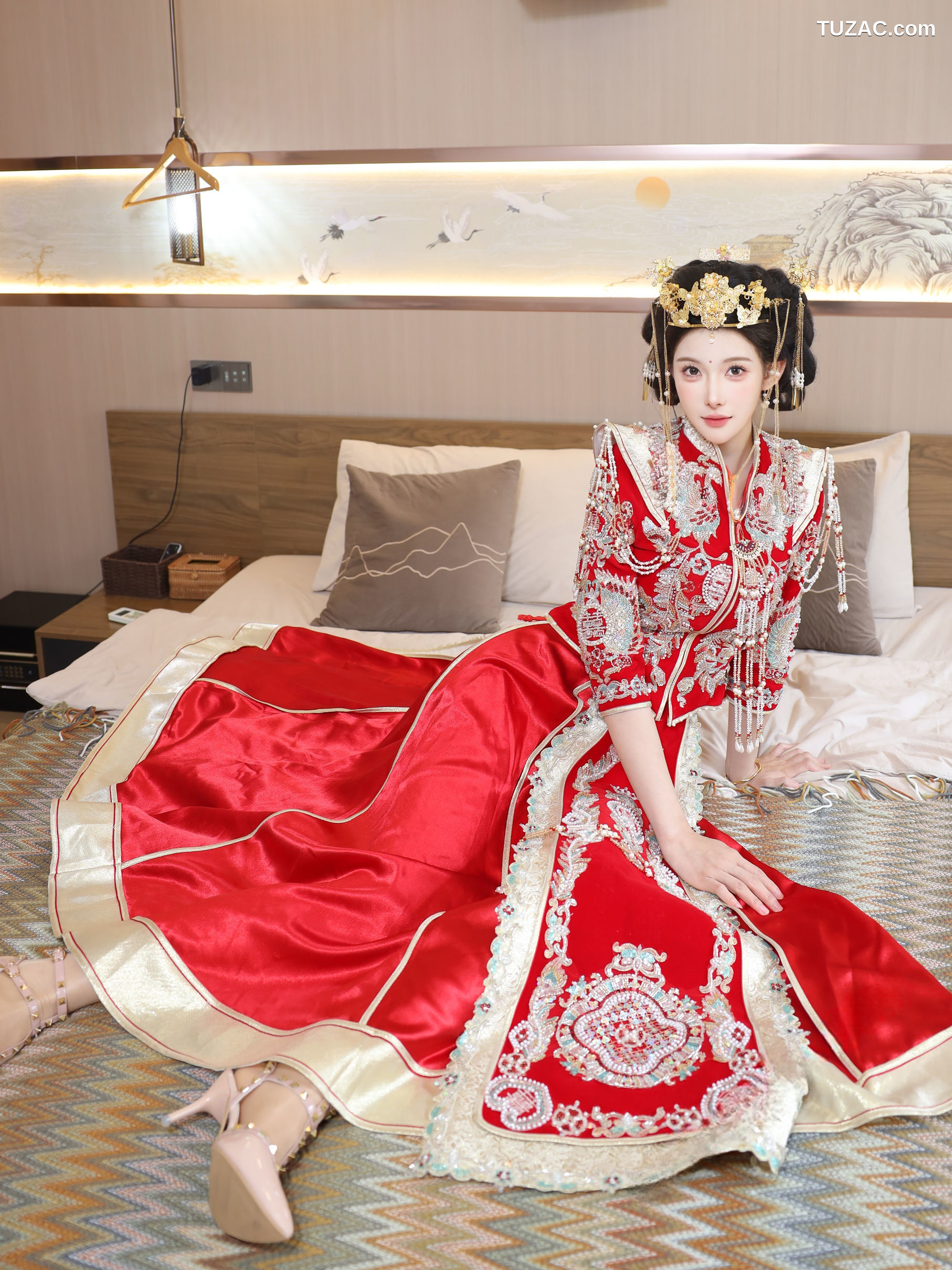 XR-Uncensored-梨霜儿-秀禾服-XiuRen秀人网-10742-内购私拍-2025.09.08