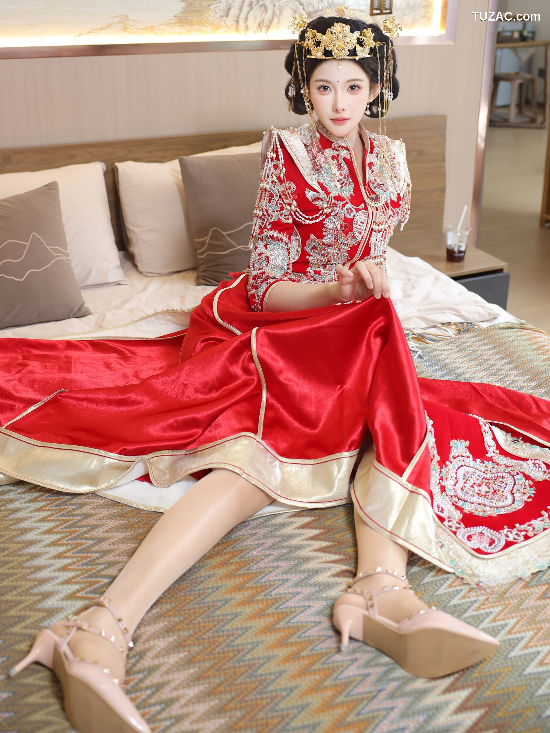 XR-Uncensored-梨霜儿-秀禾服-XiuRen秀人网-10742-内购私拍-2025.09.08