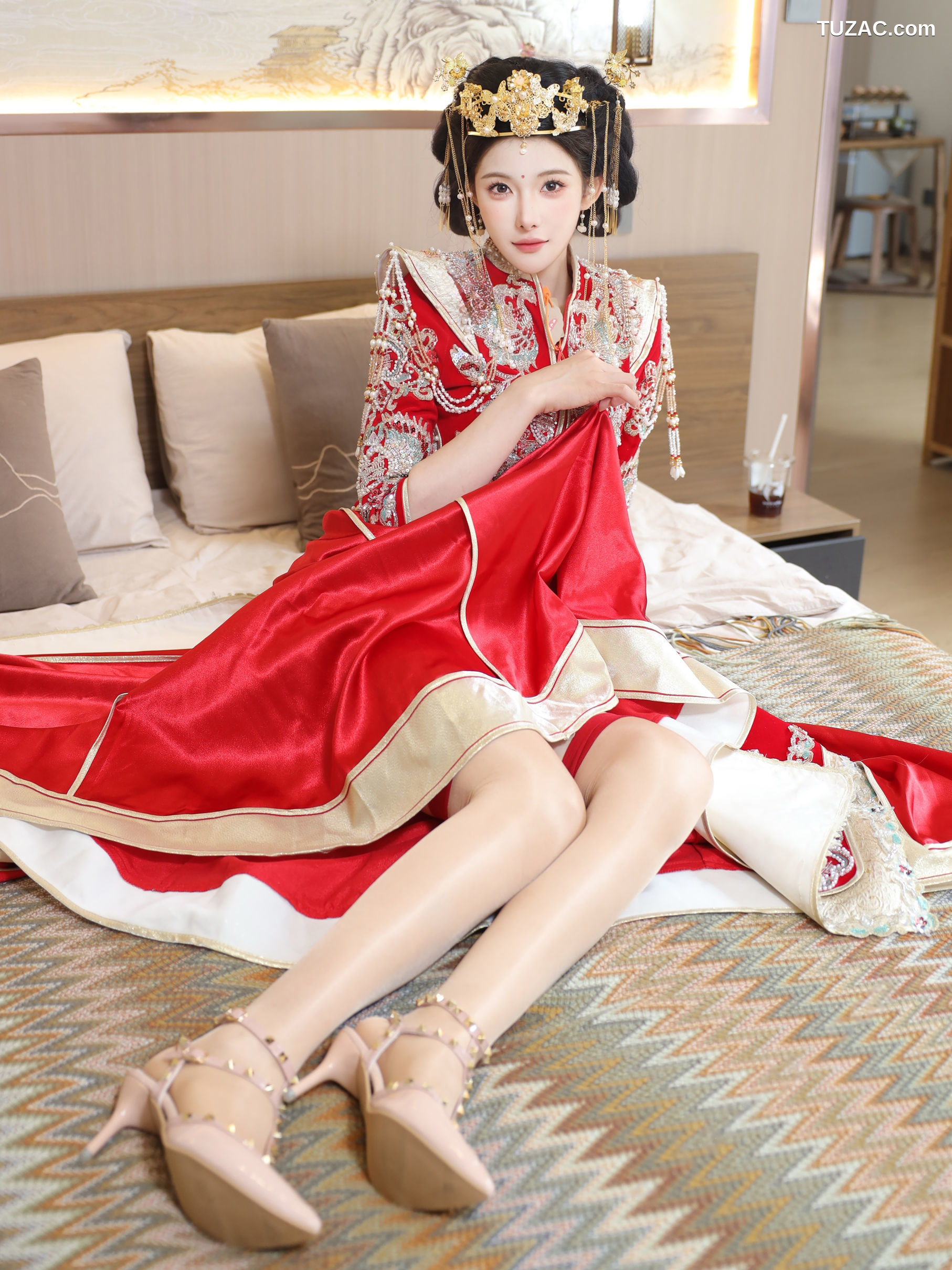 XR-Uncensored-梨霜儿-秀禾服-XiuRen秀人网-10742-内购私拍-2025.09.08