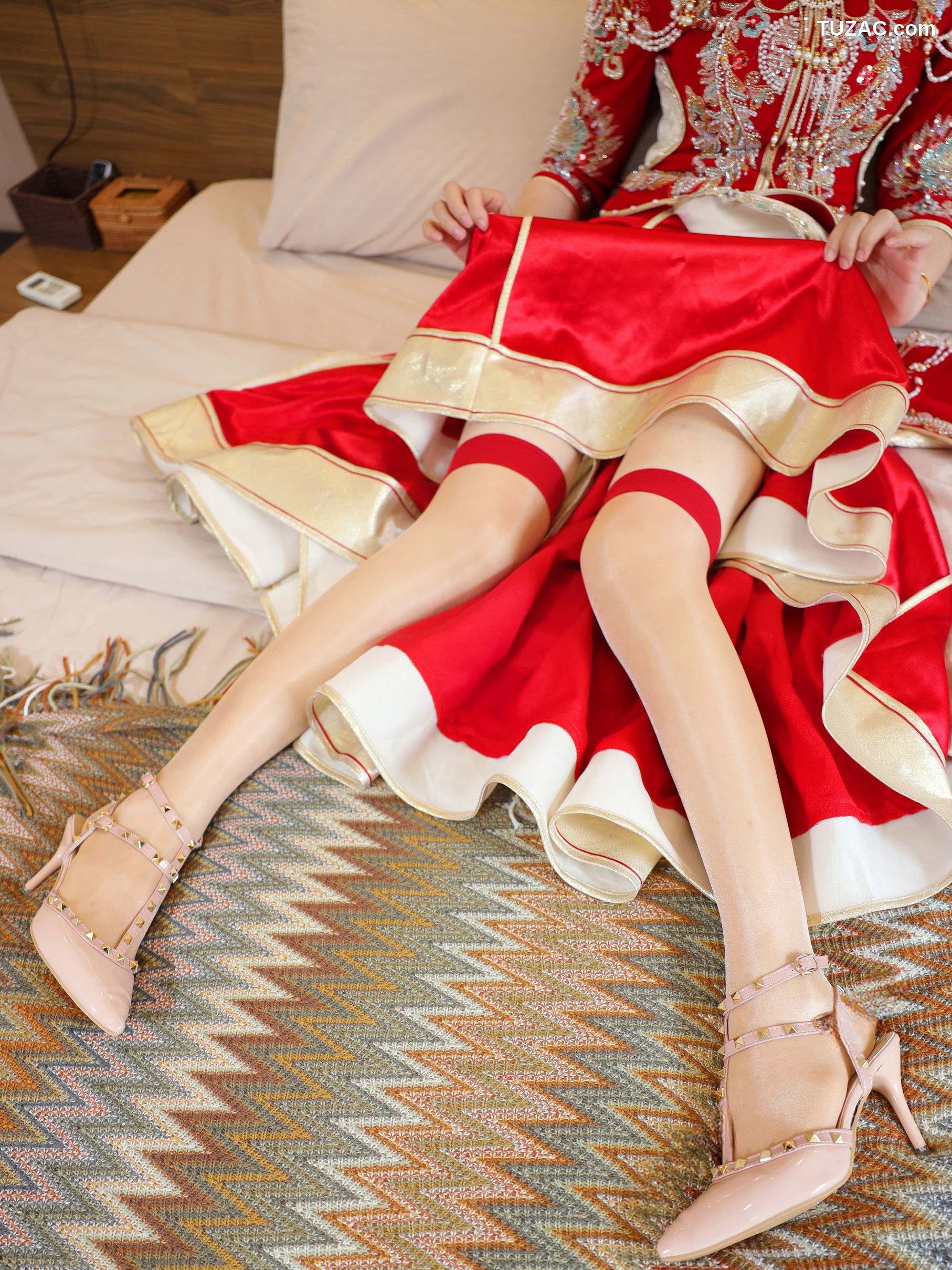 XR-Uncensored-梨霜儿-秀禾服-XiuRen秀人网-10742-内购私拍-2025.09.08