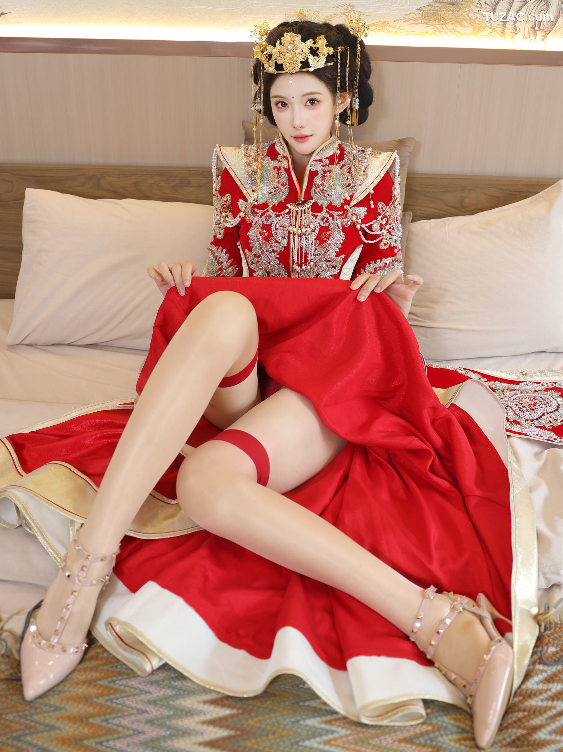 XR-Uncensored-梨霜儿-秀禾服-XiuRen秀人网-10742-内购私拍-2025.09.08