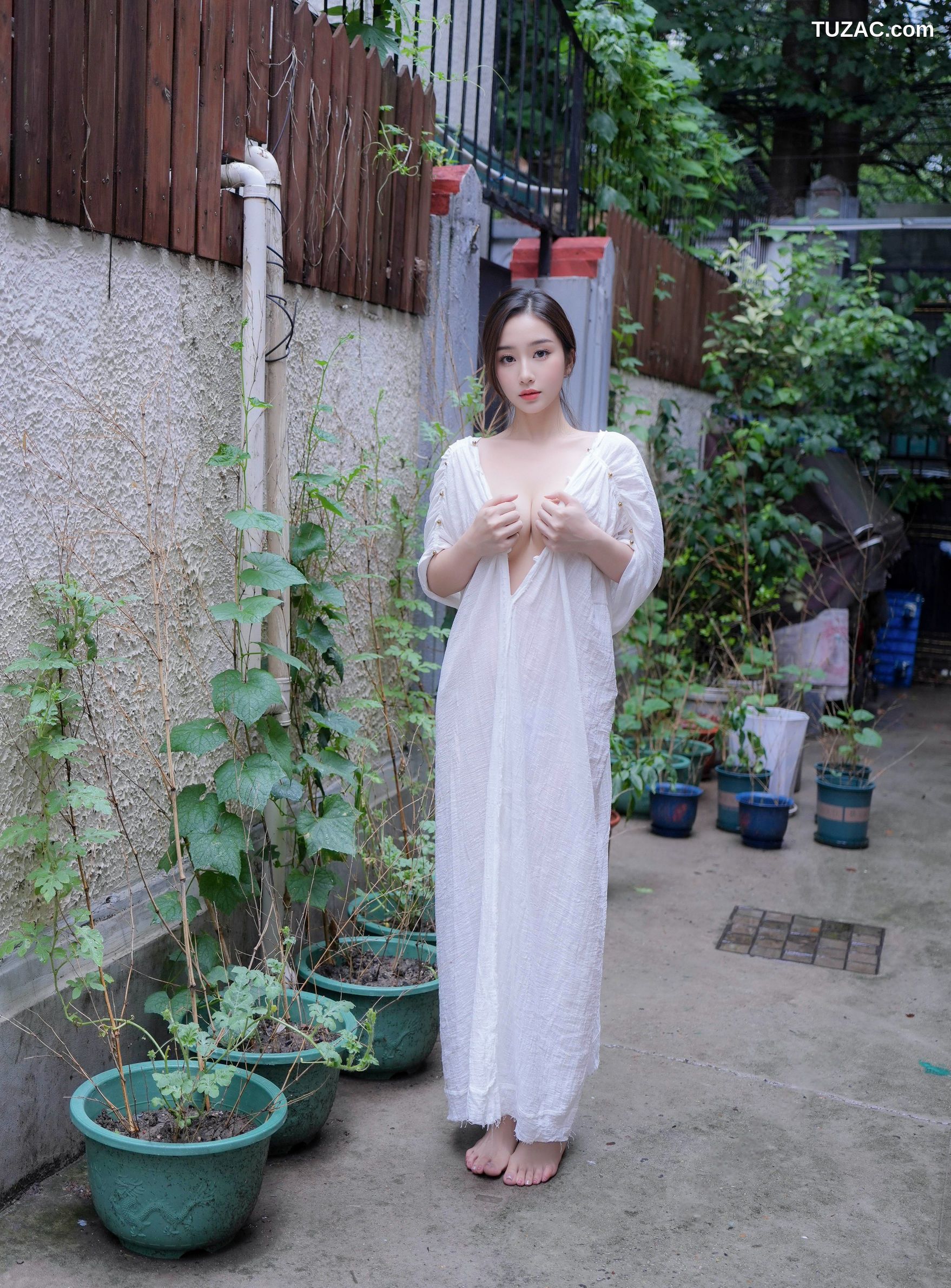 XR-Uncensored-楠芝-身着白色长裙的美女画家-XiuRen秀人网-10603-内购私拍-2025.07.31