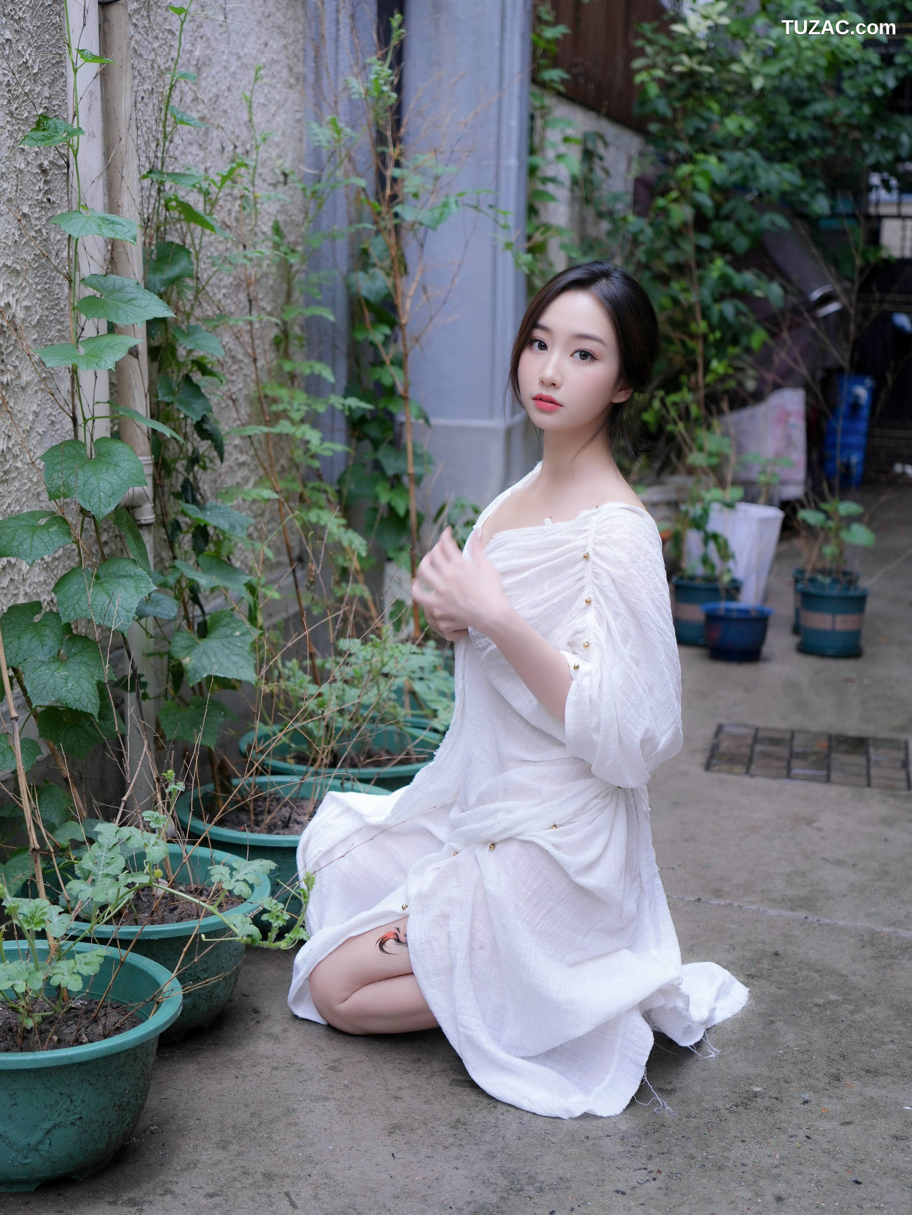 XR-Uncensored-楠芝-身着白色长裙的美女画家-XiuRen秀人网-10603-内购私拍-2025.07.31