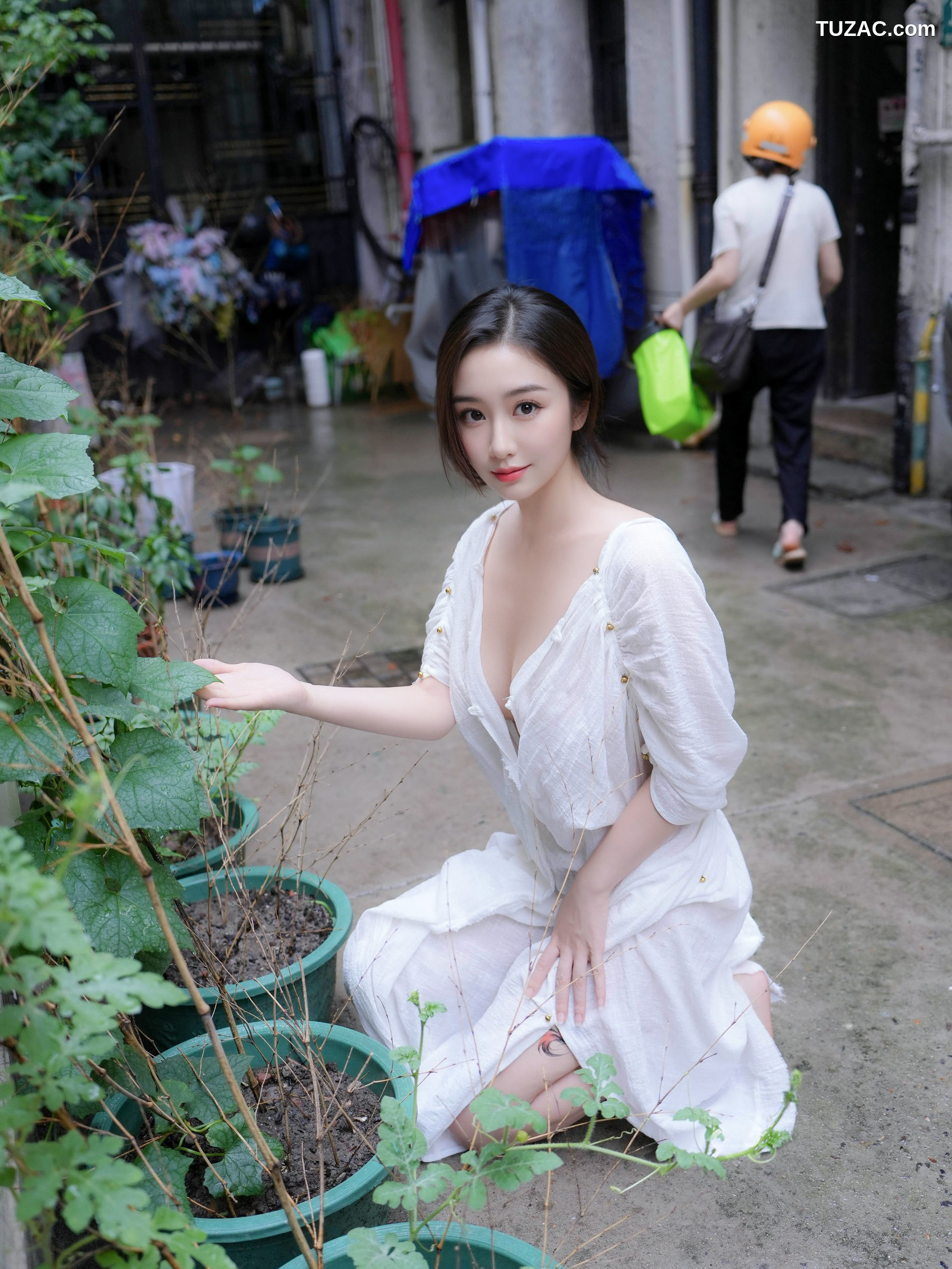 XR-Uncensored-楠芝-身着白色长裙的美女画家-XiuRen秀人网-10603-内购私拍-2025.07.31