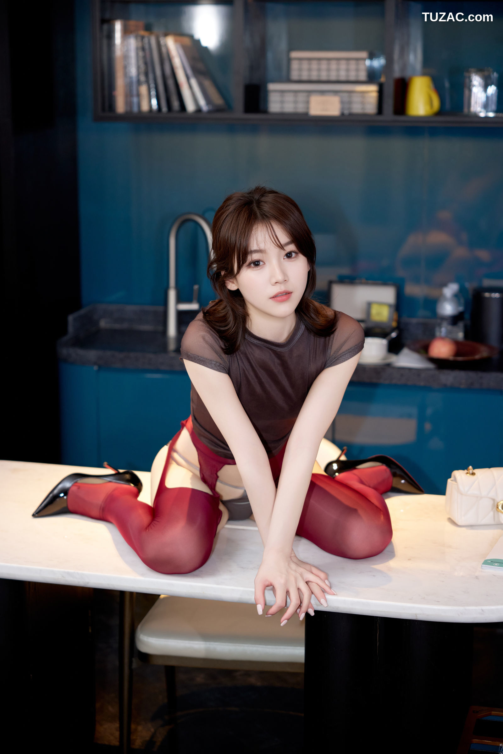 XR-Uncensored-汁汁-办公室女郎-XiuRen秀人网-10633-内购私拍-2025.08.08