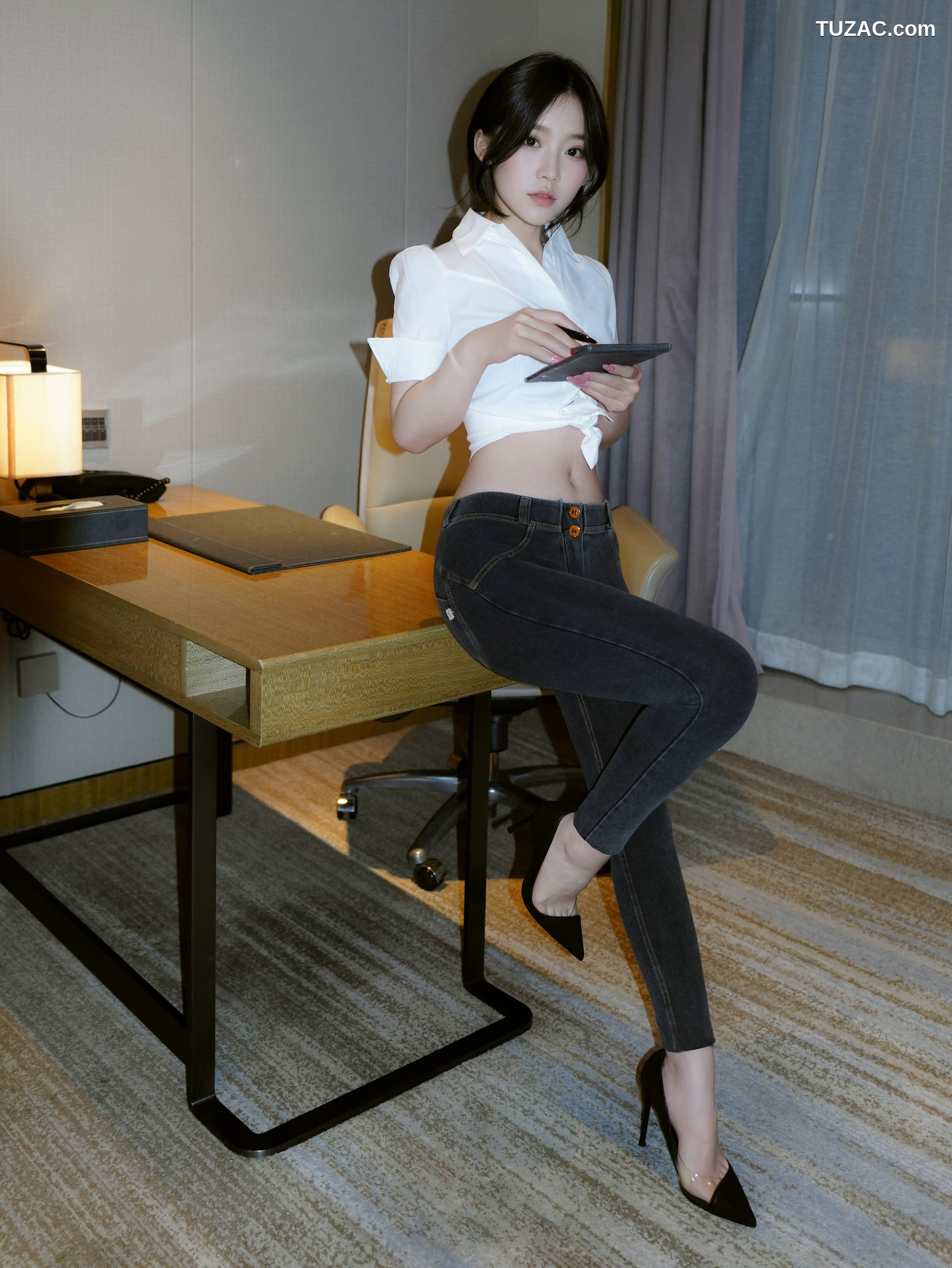 XR-Uncensored-汁汁-实习期女秘书-XiuRen秀人网-10785-内购私拍-2025.09.19