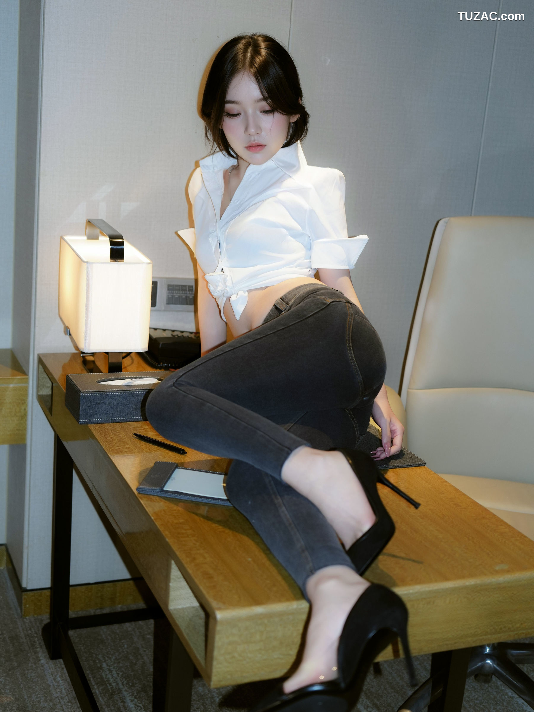 XR-Uncensored-汁汁-实习期女秘书-XiuRen秀人网-10785-内购私拍-2025.09.19