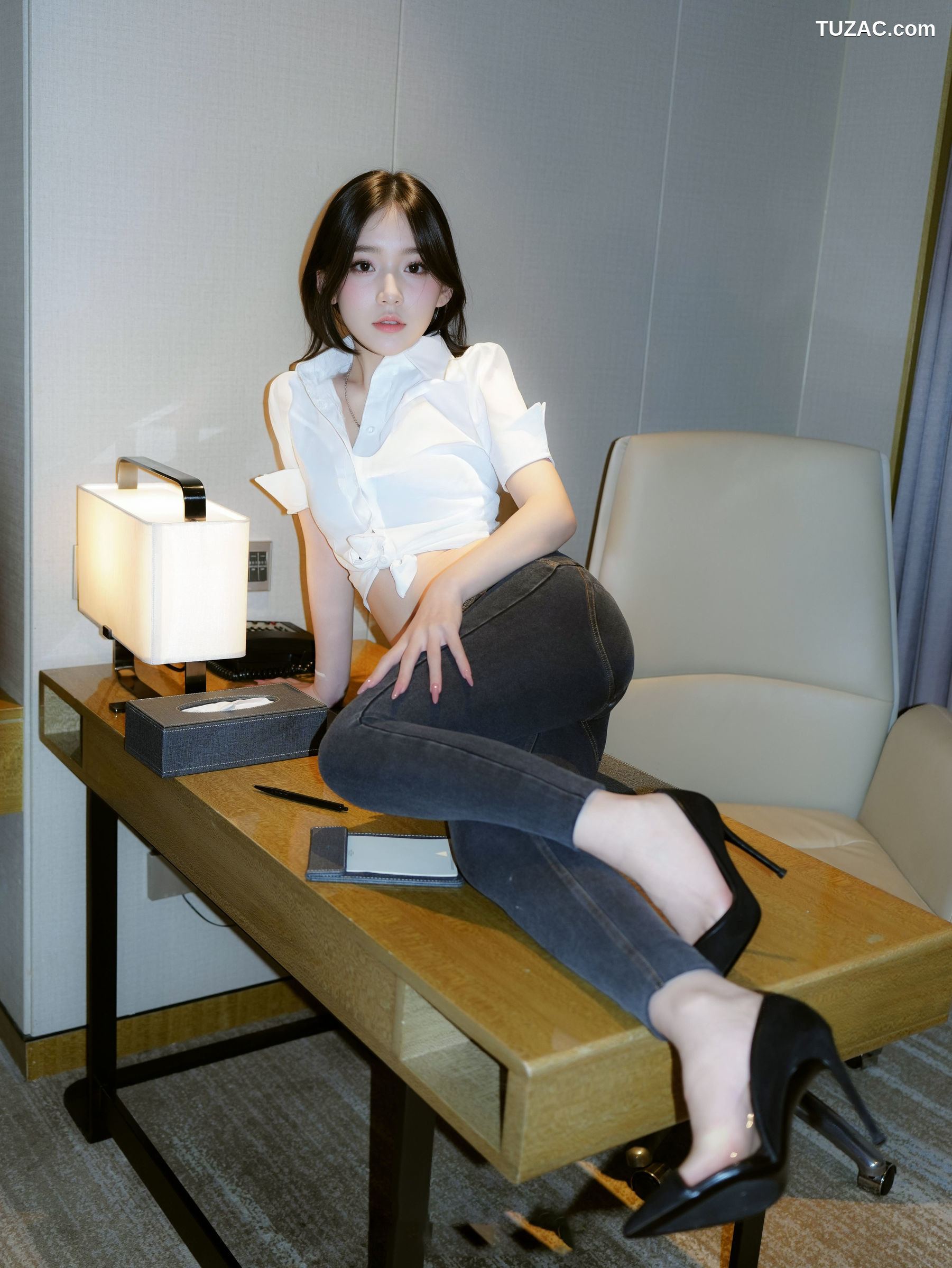 XR-Uncensored-汁汁-实习期女秘书-XiuRen秀人网-10785-内购私拍-2025.09.19