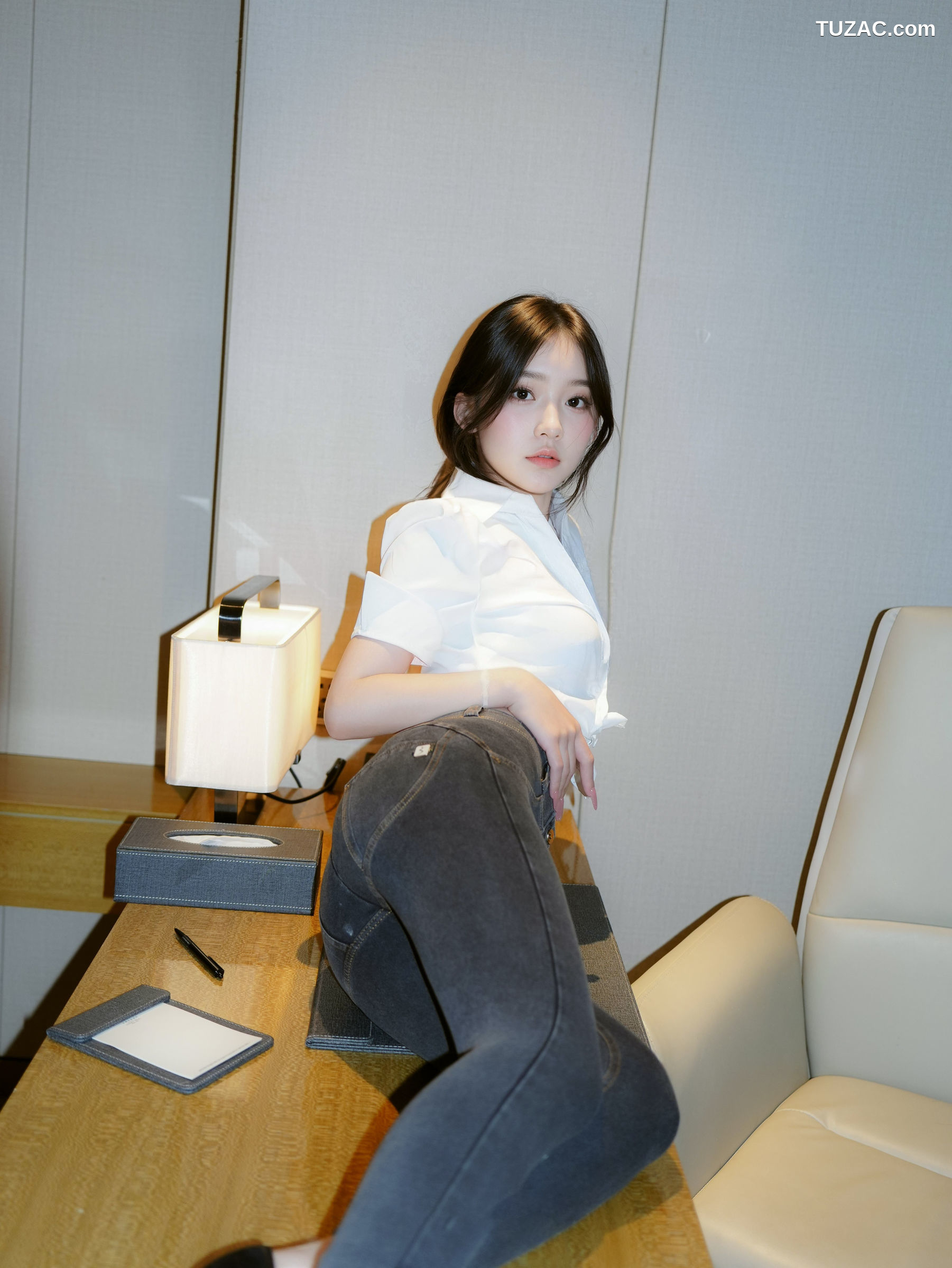 XR-Uncensored-汁汁-实习期女秘书-XiuRen秀人网-10785-内购私拍-2025.09.19