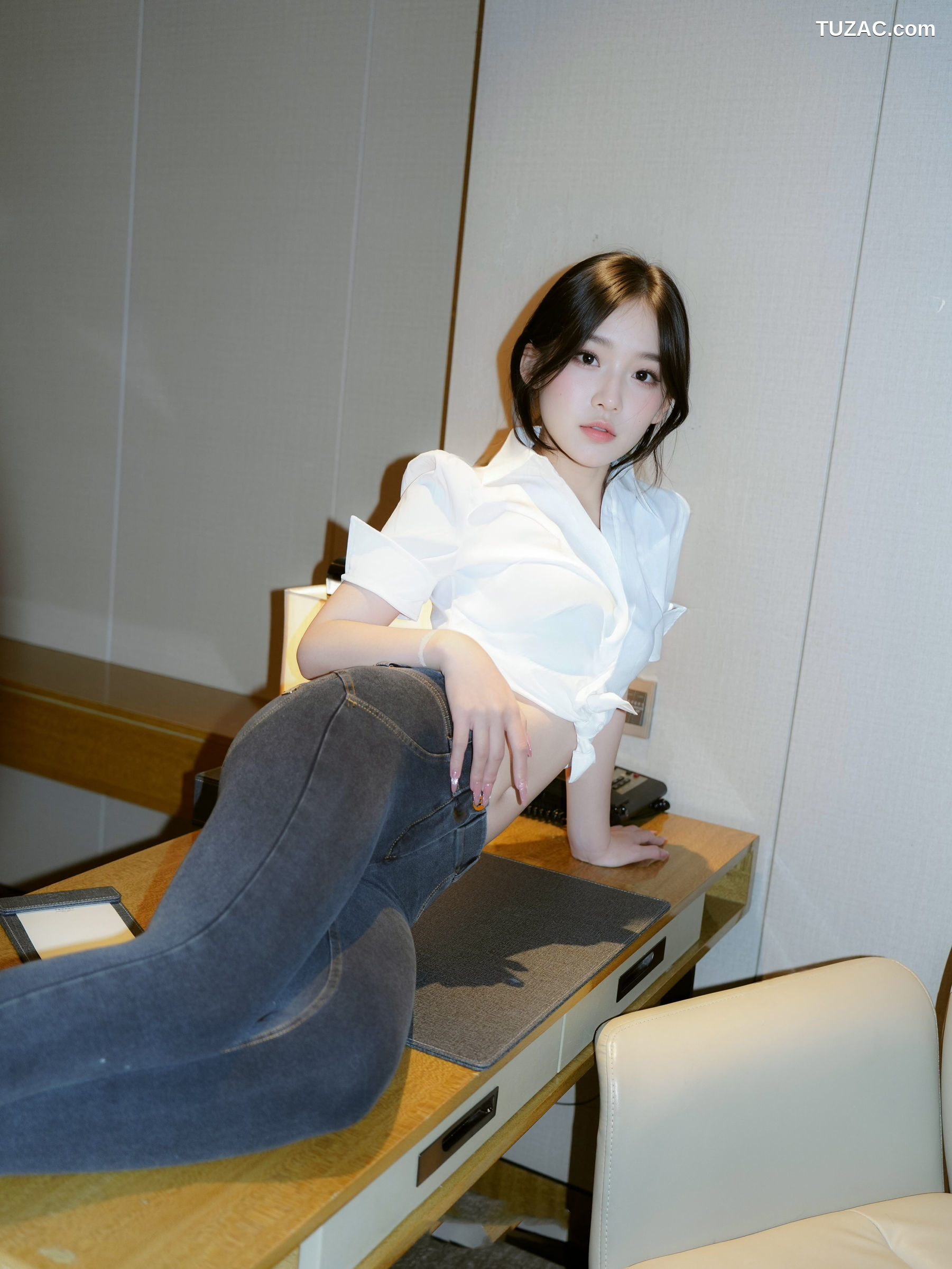 XR-Uncensored-汁汁-实习期女秘书-XiuRen秀人网-10785-内购私拍-2025.09.19