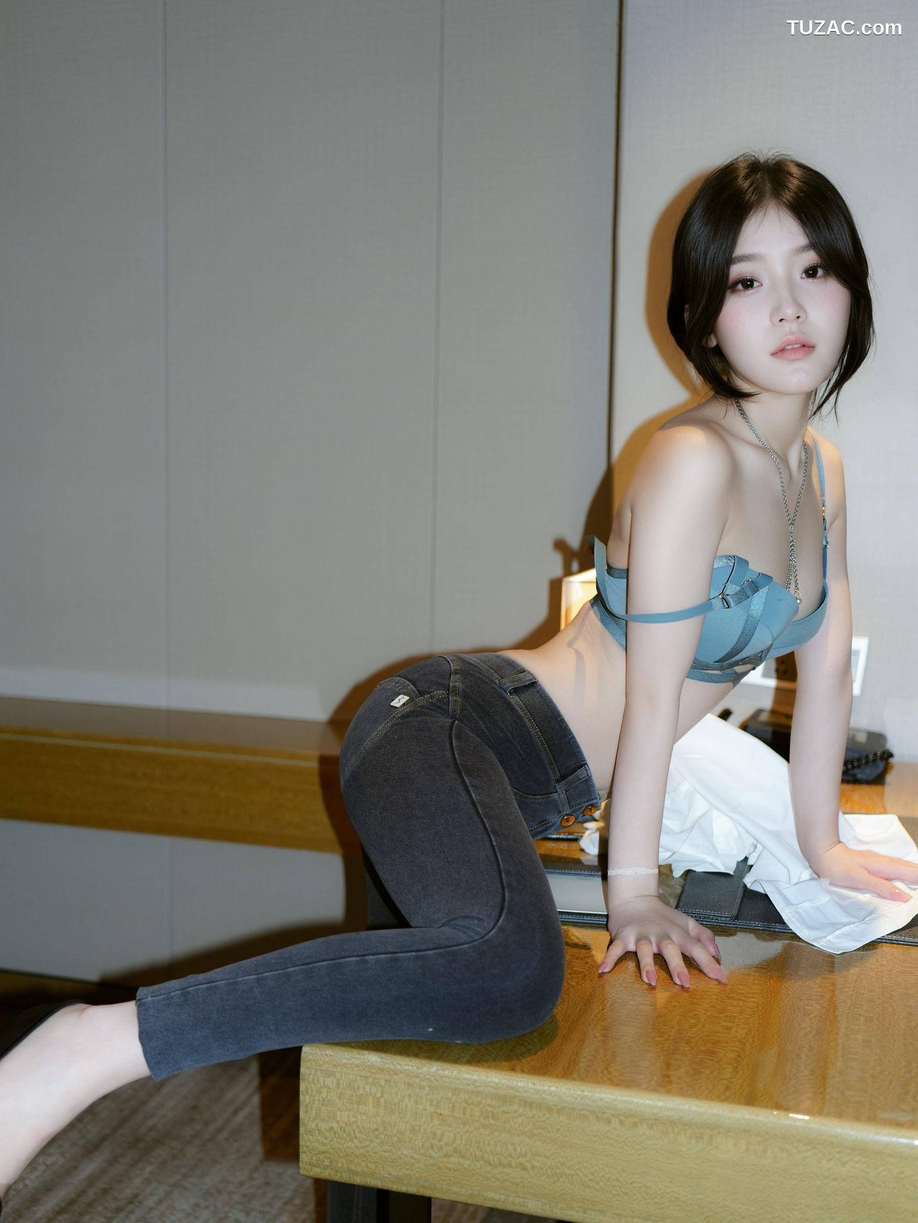 XR-Uncensored-汁汁-实习期女秘书-XiuRen秀人网-10785-内购私拍-2025.09.19