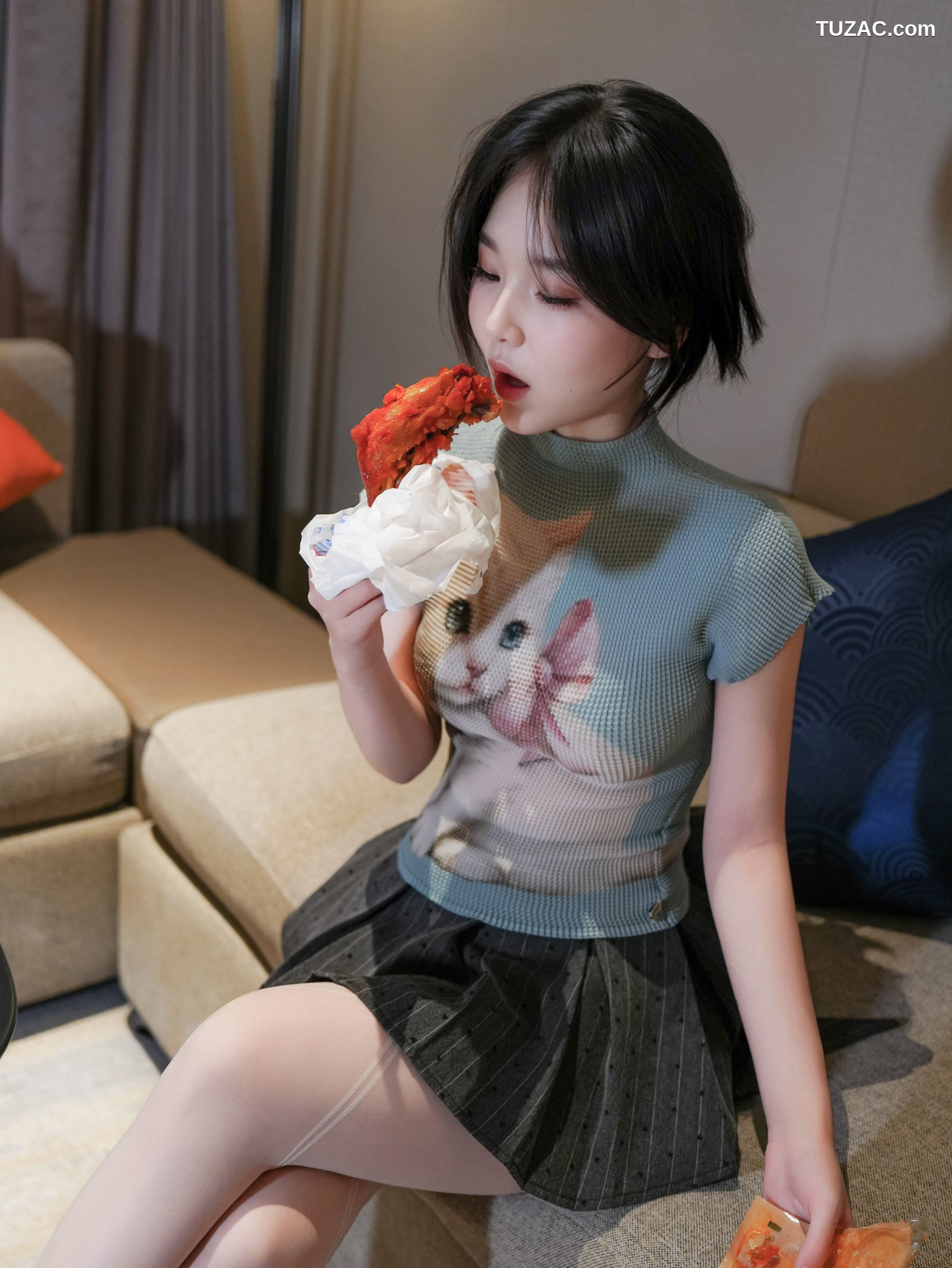 XR-Uncensored-汁汁-爱吃鸡腿的姑娘-XiuRen秀人网-10830-内购私拍-2025.09.30