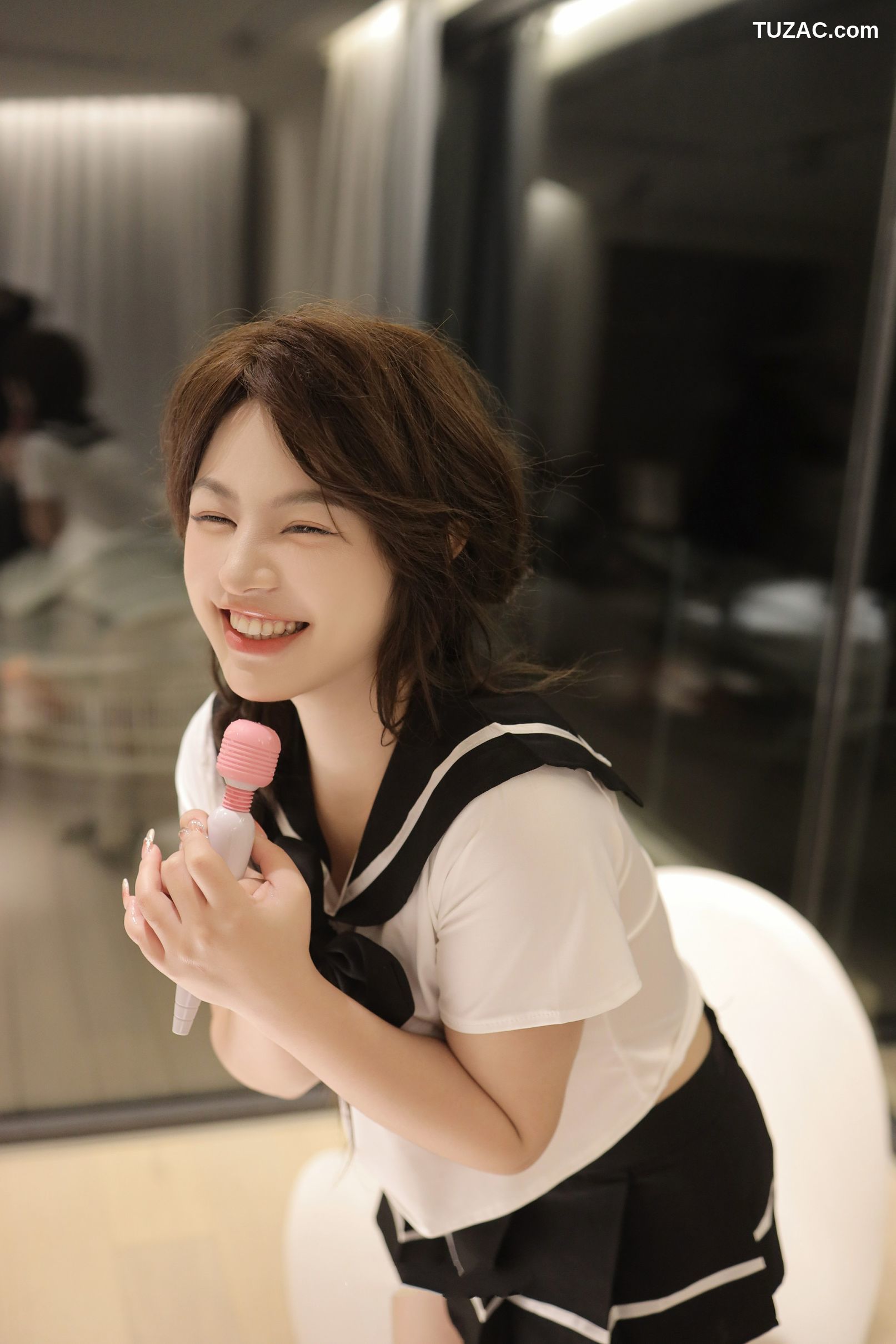 XR-Uncensored-沈思怡-JK清纯学妹内购版-XiuRen秀人网-8229-内购私拍