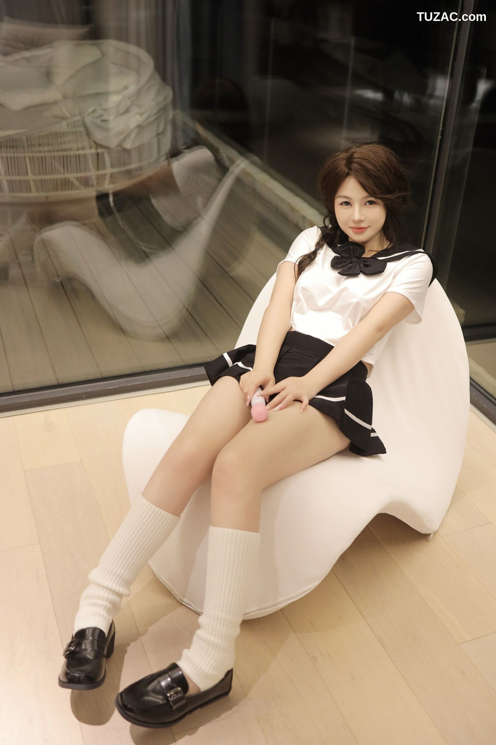 XR-Uncensored-沈思怡-JK清纯学妹内购版-XiuRen秀人网-8229-内购私拍