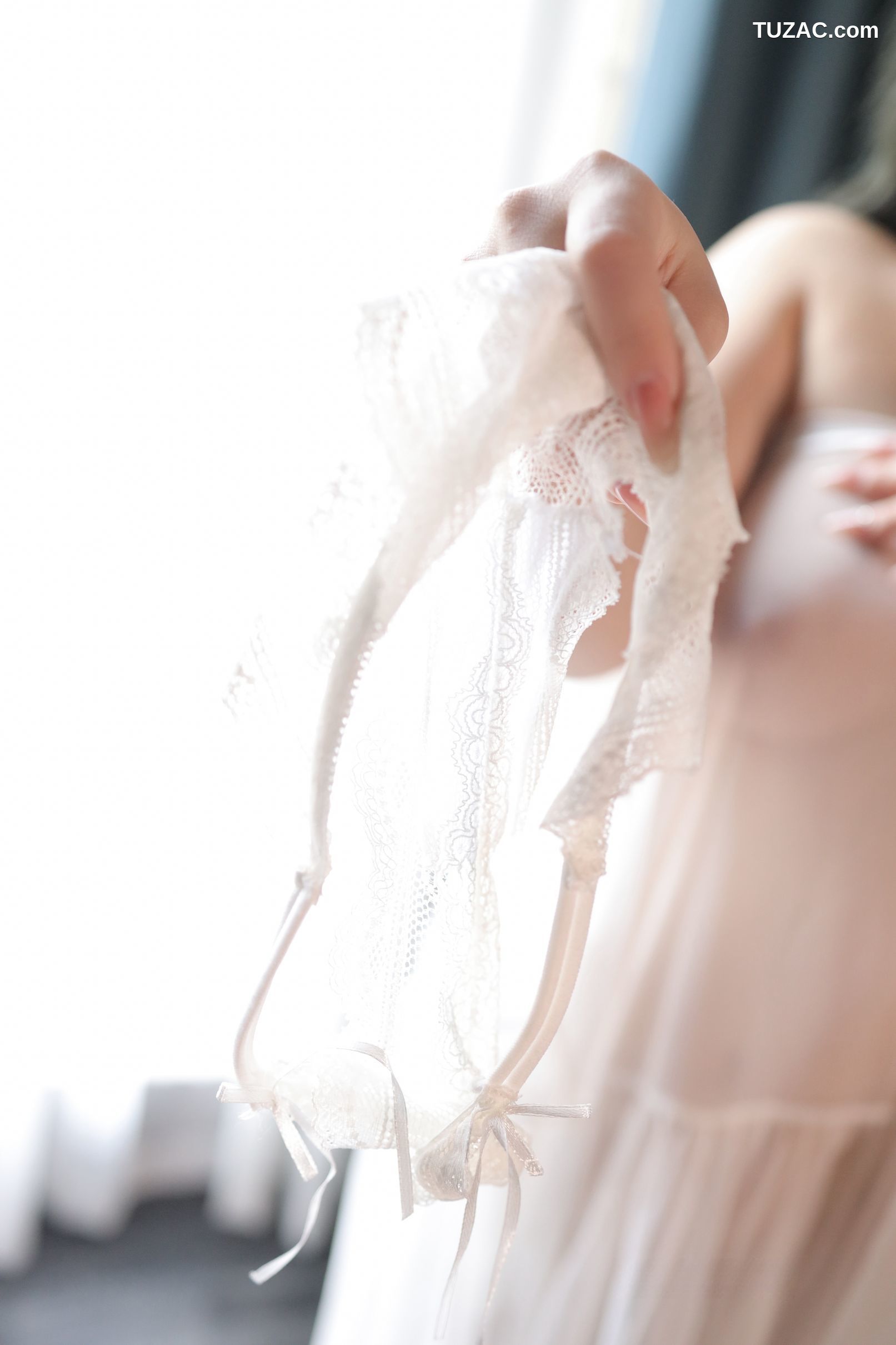 XR-Uncensored-沈思怡-性感薄纱-XiuRen秀人网-8106-内购私拍