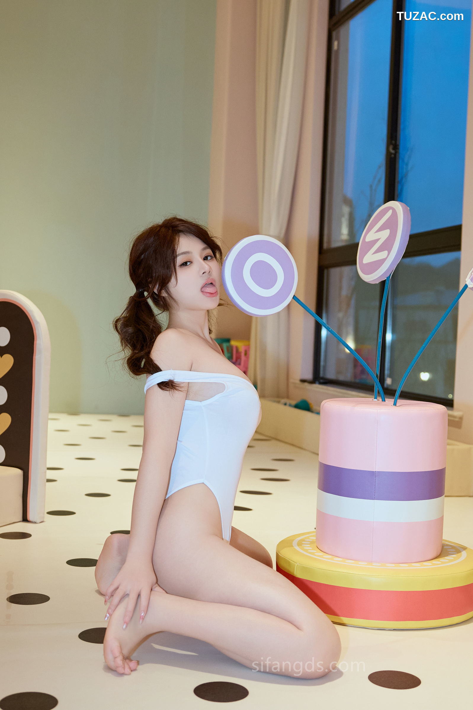 XR-Uncensored-沈思怡-死库水-XiuRen秀人网-8284-内购私拍