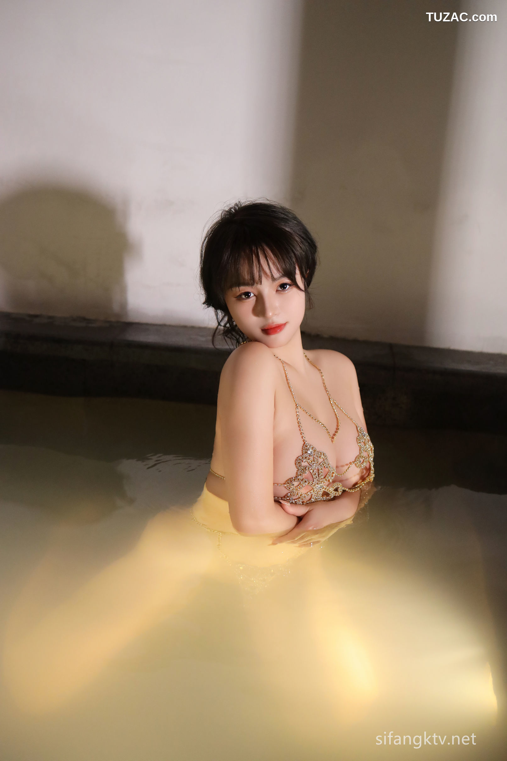 XR-Uncensored-沈思怡-温泉篇-XiuRen秀人网-8075-内购私拍