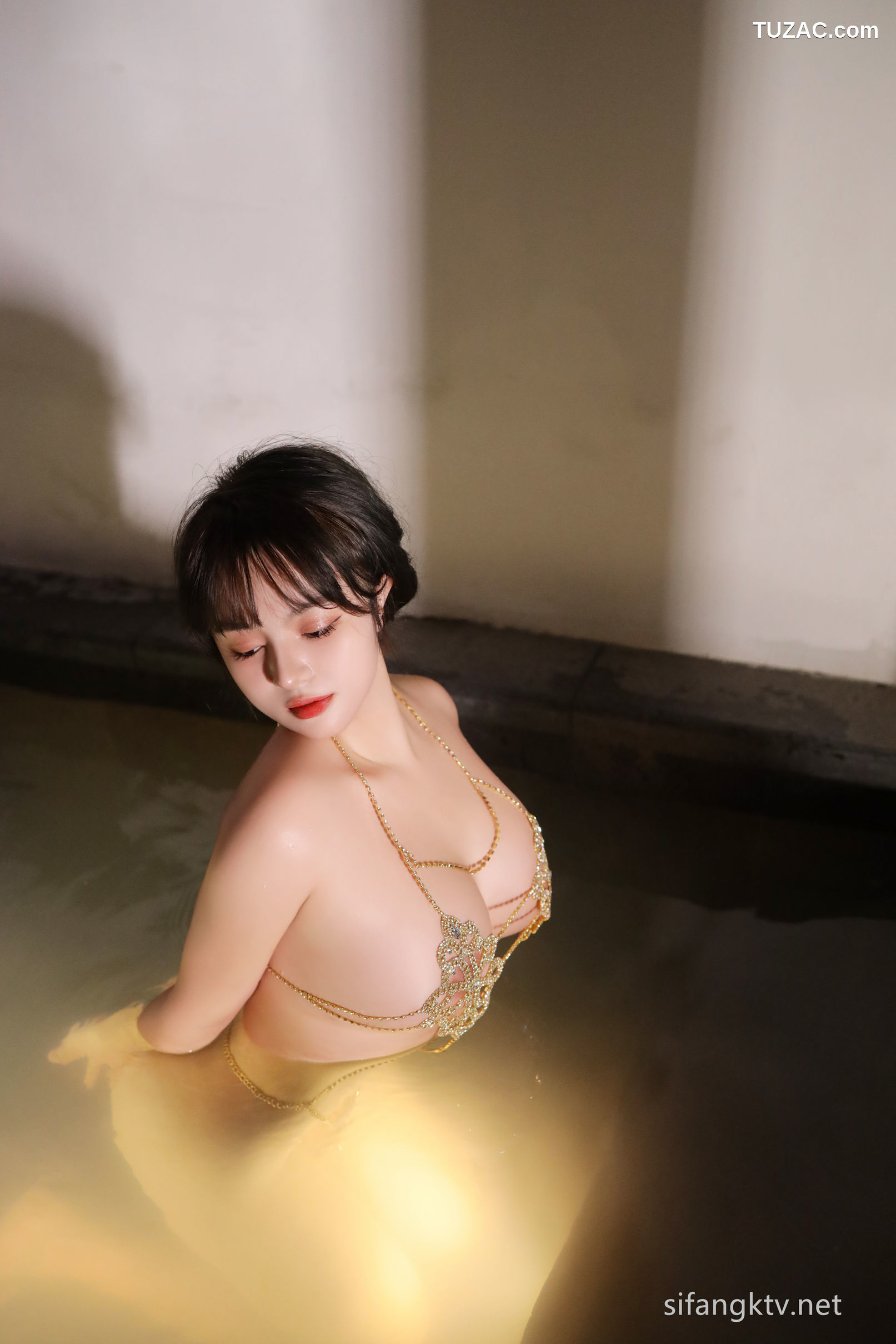 XR-Uncensored-沈思怡-温泉篇-XiuRen秀人网-8075-内购私拍