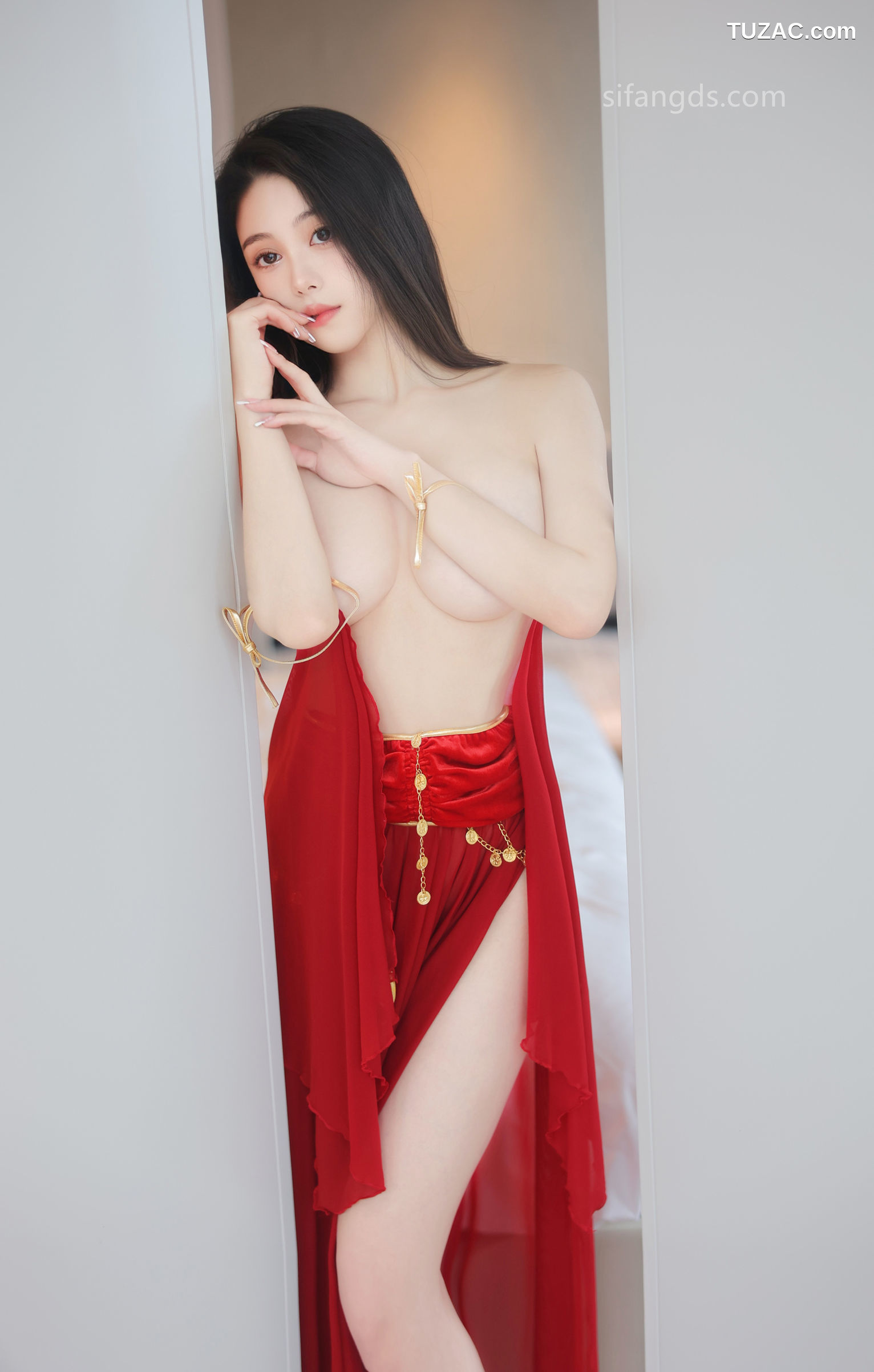 XR-Uncensored-清妙-红色舞裙-XiuRen秀人网-8420-西域风红色舞裙爆乳-2024.04.19