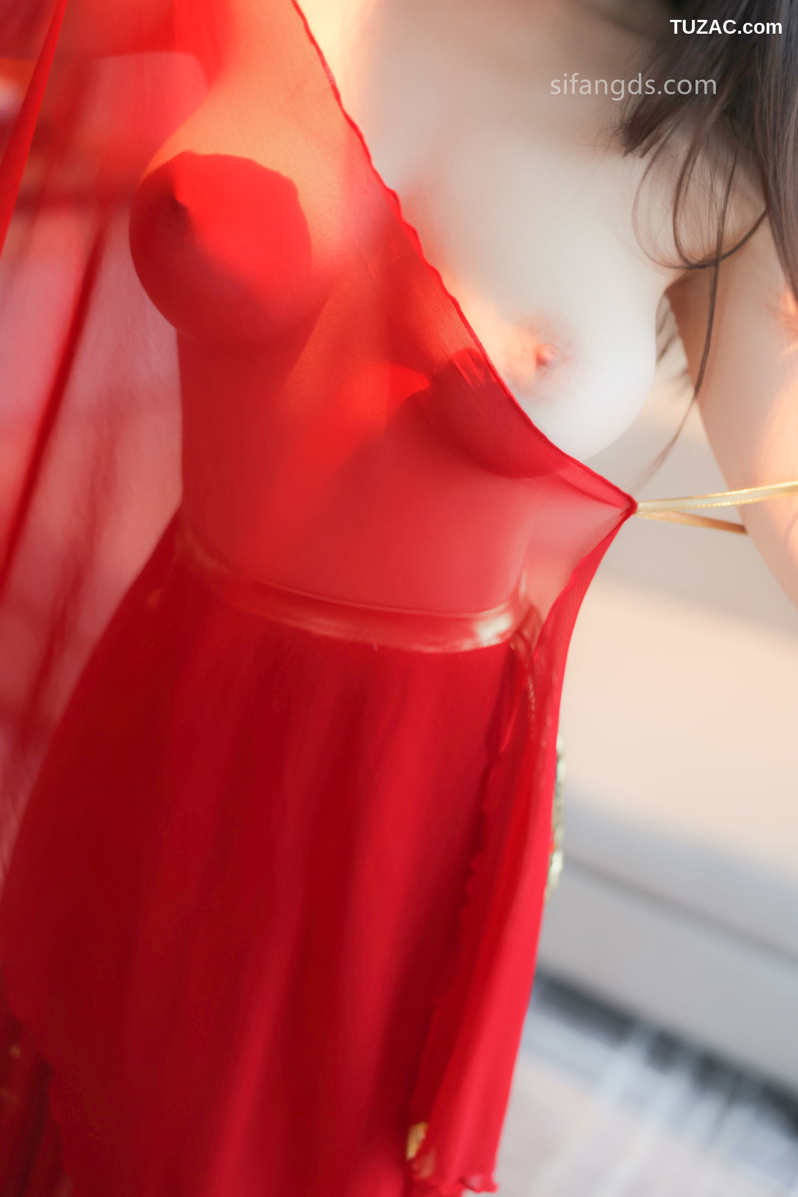 XR-Uncensored-清妙-红色舞裙-XiuRen秀人网-8420-西域风红色舞裙爆乳-2024.04.19