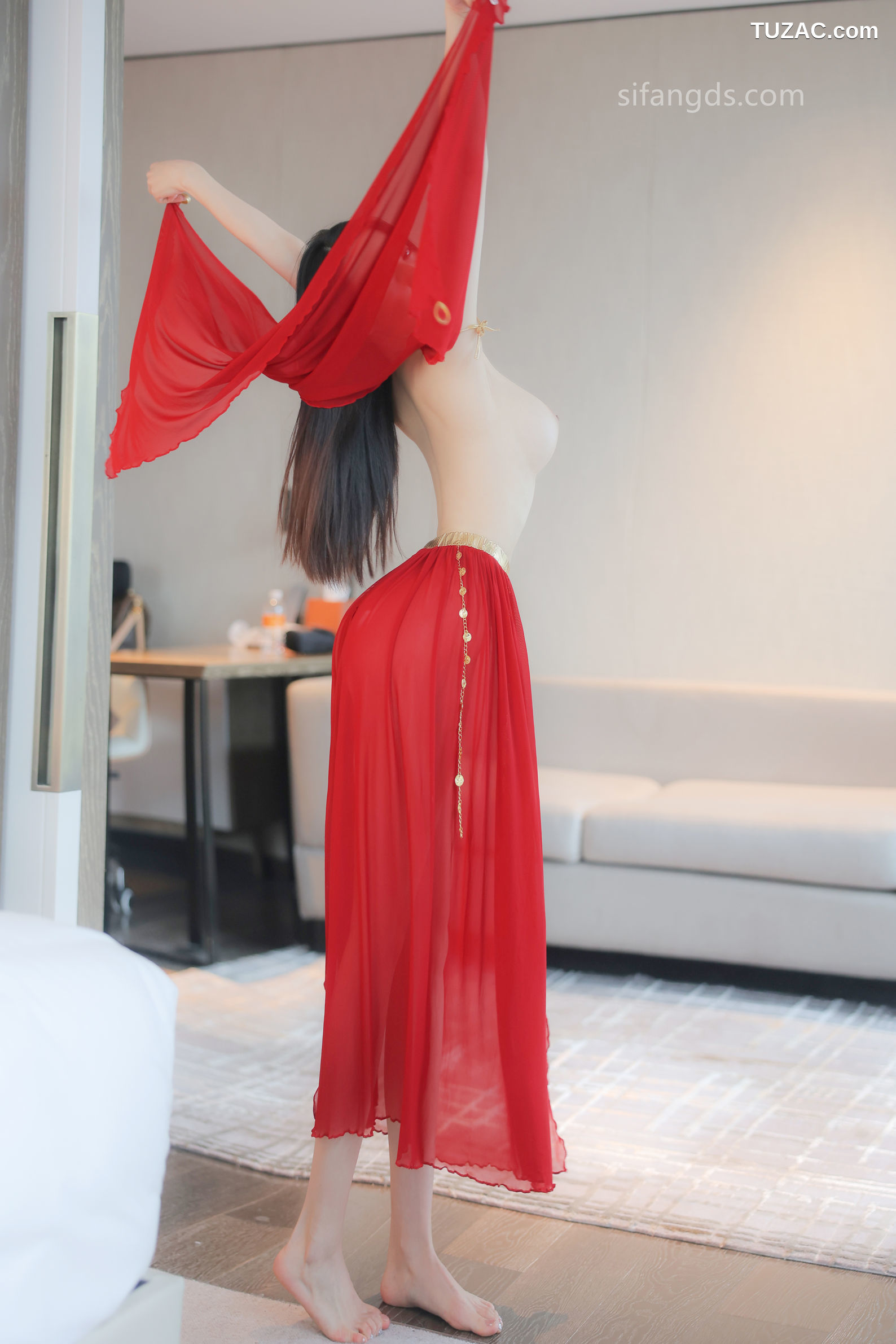 XR-Uncensored-清妙-红色舞裙-XiuRen秀人网-8420-西域风红色舞裙爆乳-2024.04.19