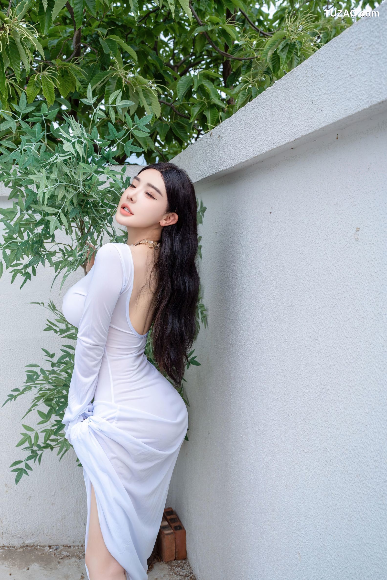 XR-Uncensored-潘思沁-庭院中的春色-XingYan星颜社-355-庭院白色连衣裙全裸爆乳-2025.06.06