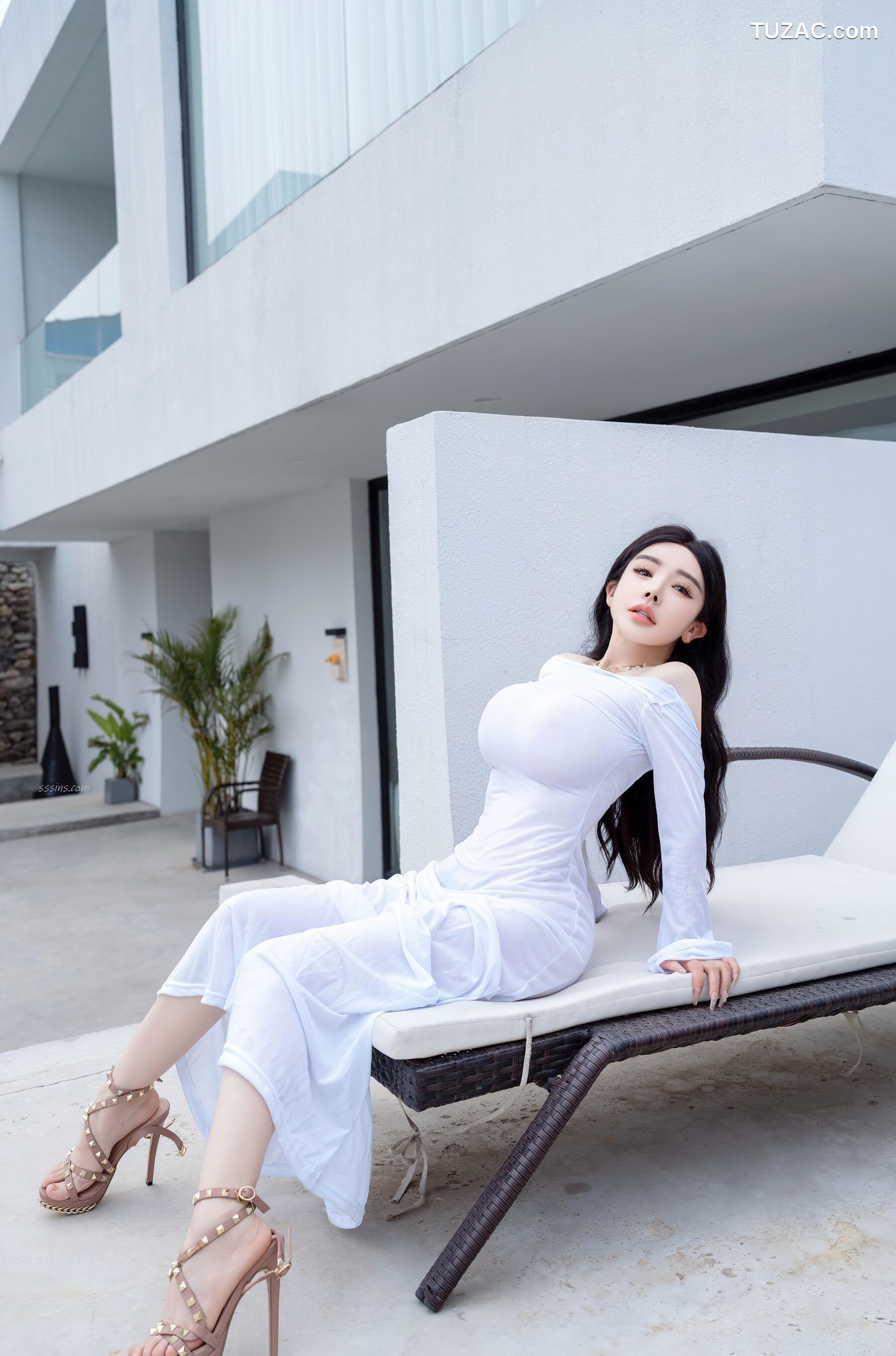 XR-Uncensored-潘思沁-庭院中的春色-XingYan星颜社-355-庭院白色连衣裙全裸爆乳-2025.06.06