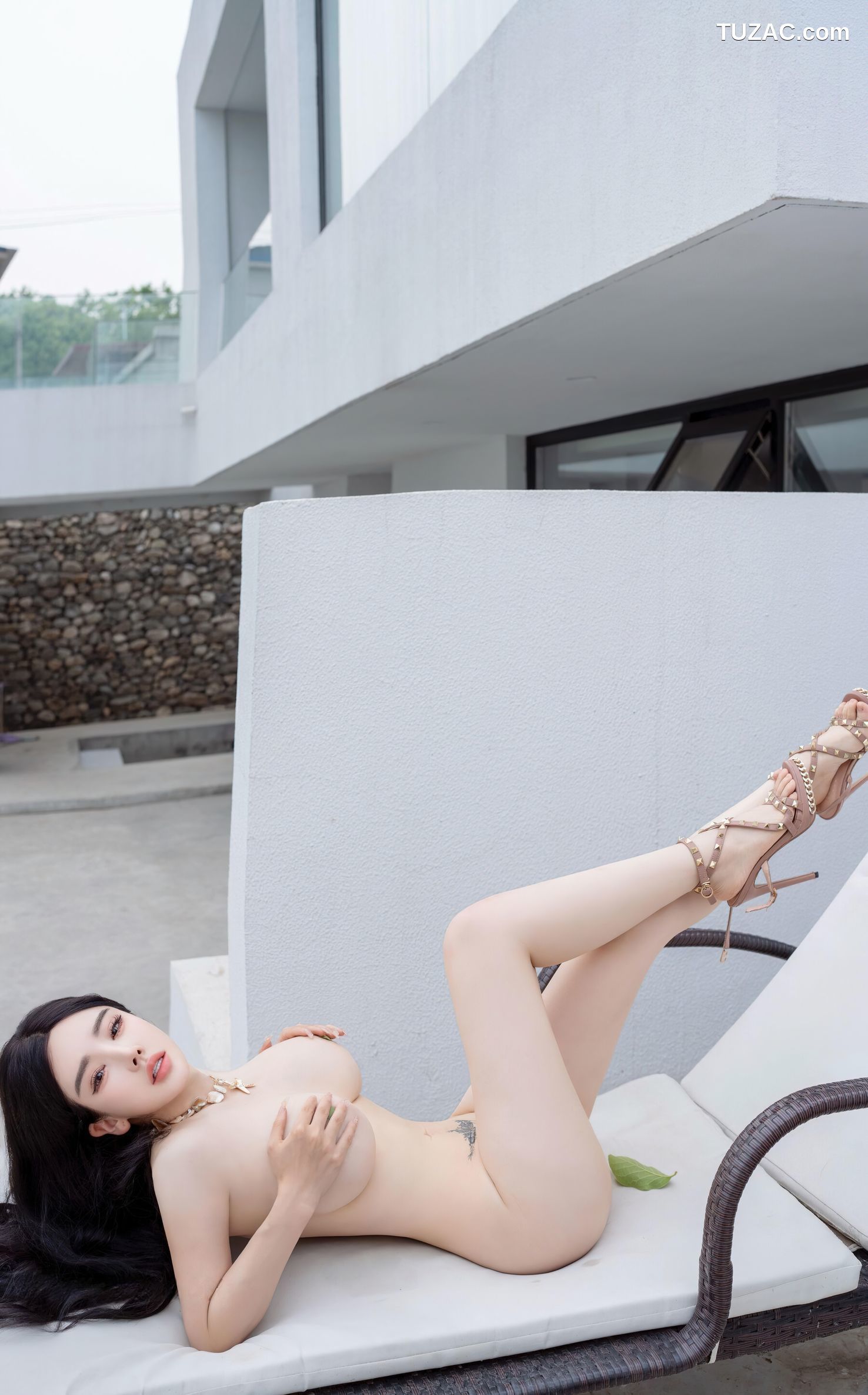 XR-Uncensored-潘思沁-庭院中的春色-XingYan星颜社-355-庭院白色连衣裙全裸爆乳-2025.06.06