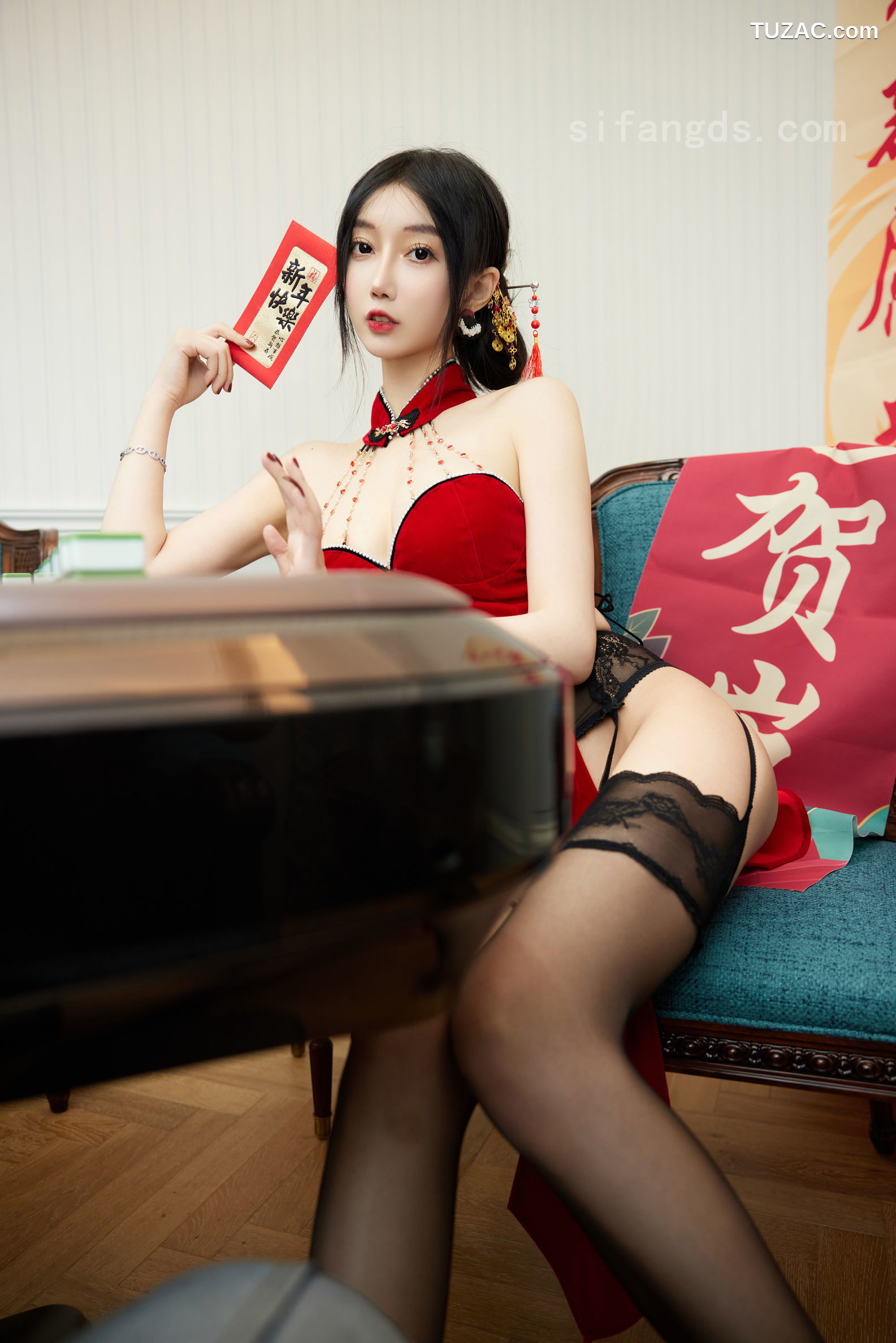 XR-Uncensored-玥儿玥er-新春大吉-性感旗袍-R18-XiuRen秀人网-9826-内购私拍