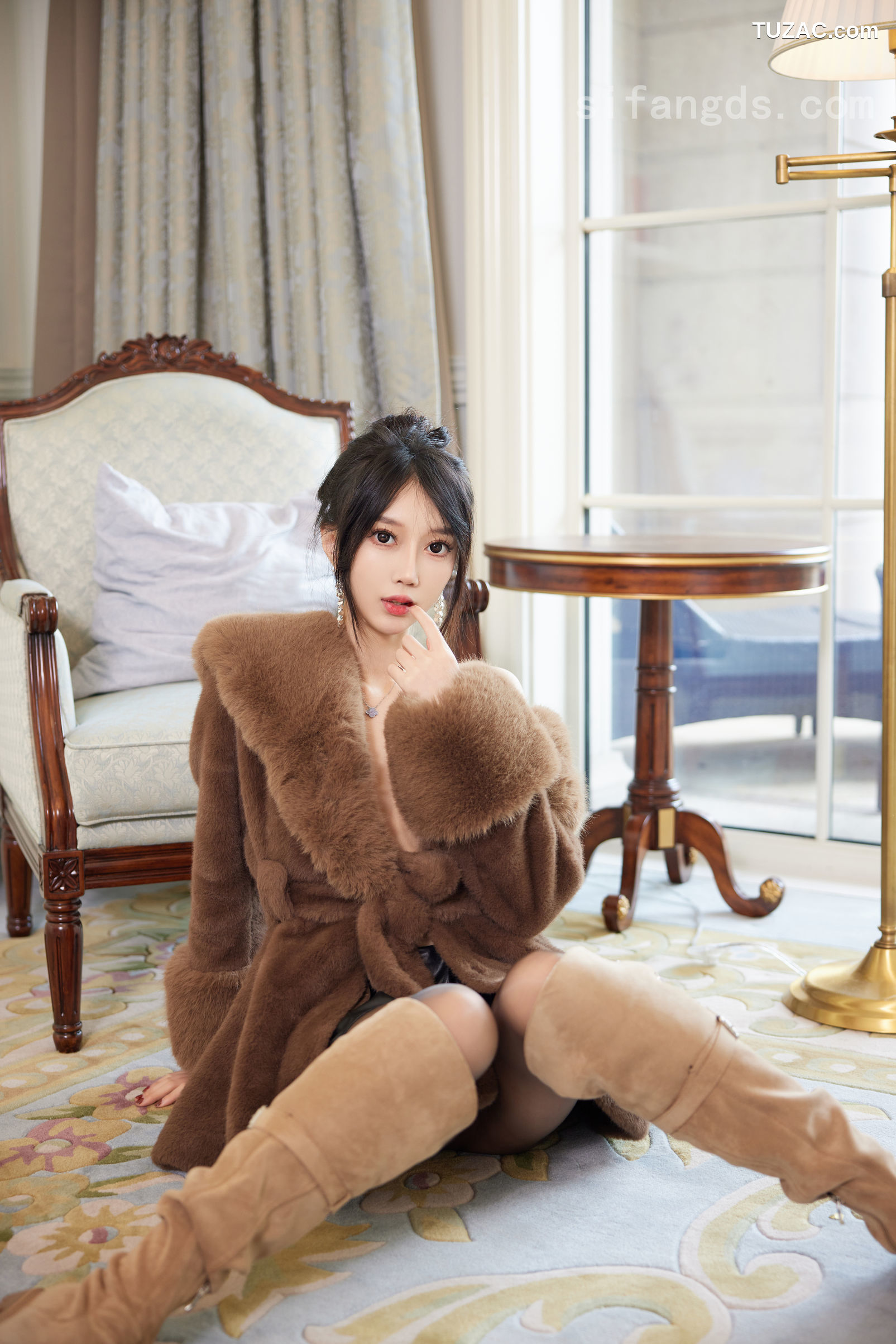 XR-Uncensored-玥儿玥er-魅力皮草-R18-XiuRen秀人网-9919-内购私拍