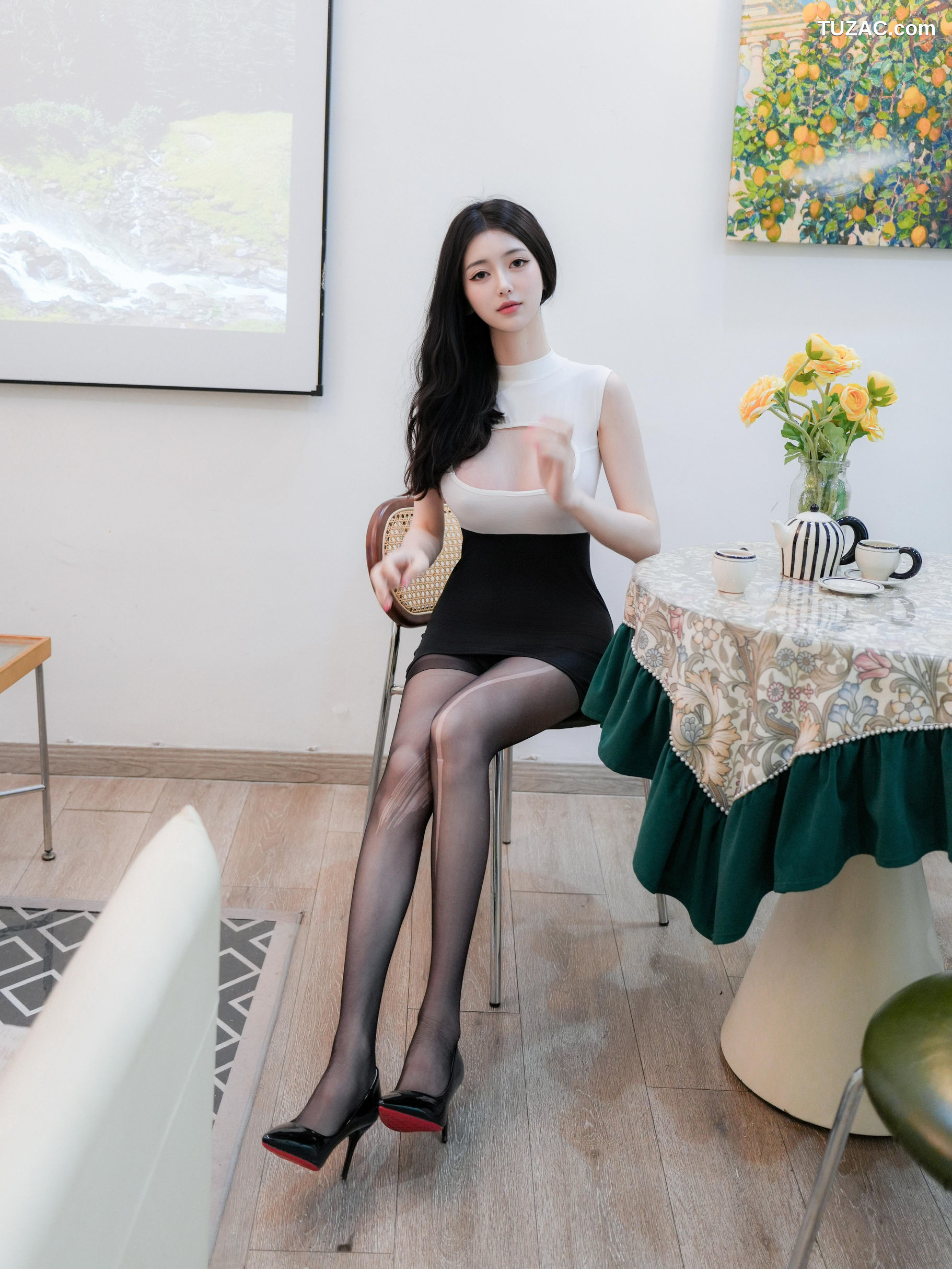 XR-Uncensored-白小蝶–特紧身裙下的黑丝-XiuRen秀人网-10340-内购私拍-2025.05.29