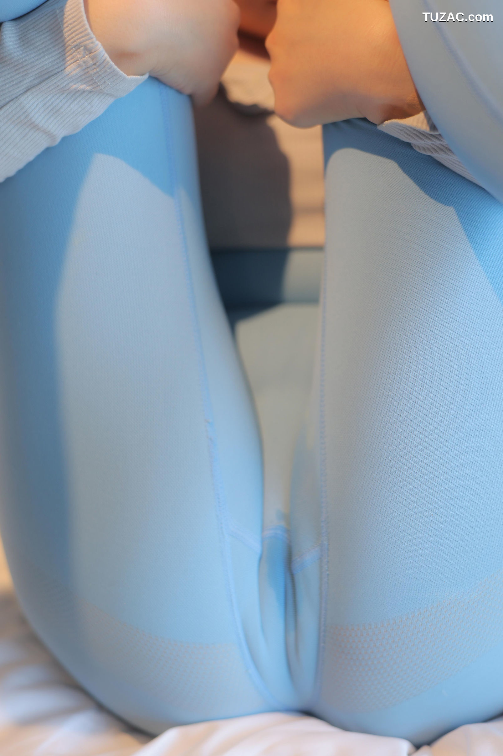 XR-Uncensored-白洁Bseeie-蓝色瑜伽裤-XiuRen秀人网-9217-浅灰T蓝色瑜伽裤爆乳-2024.09.27