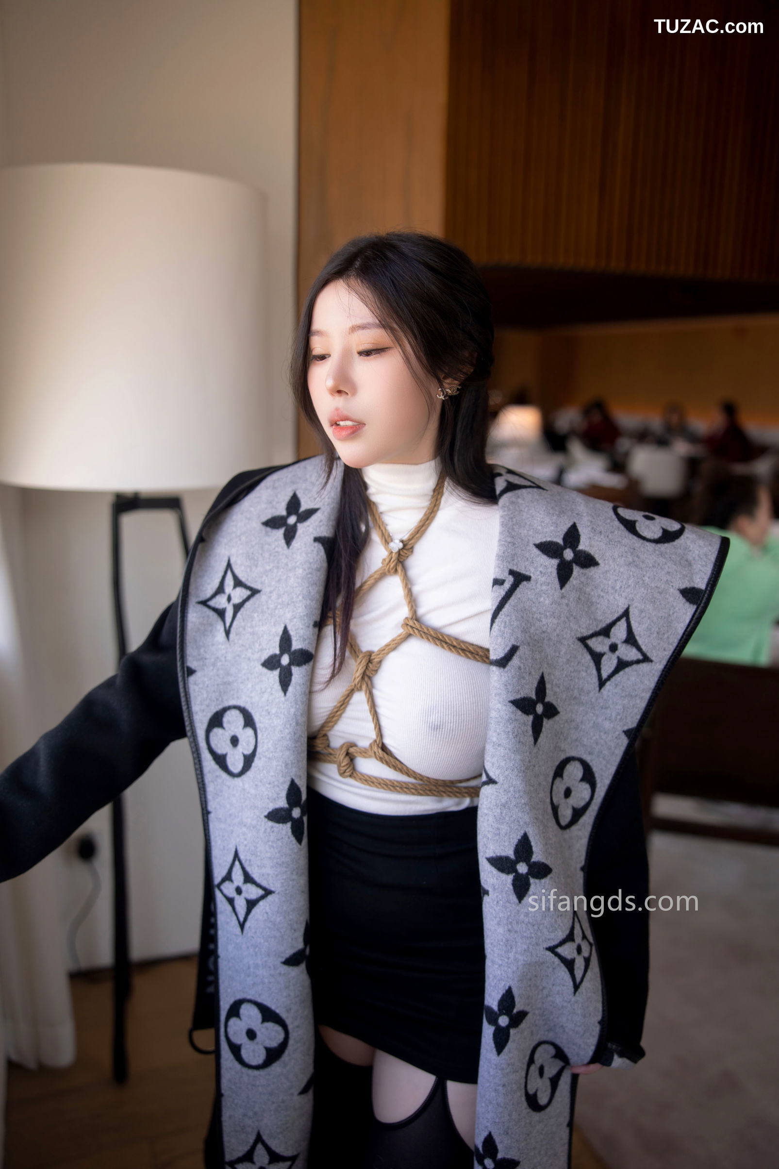 XR-Uncensored-白茹雪-秀人网模特-复出首秀作品-XiuRen秀人网-8390-内购私拍