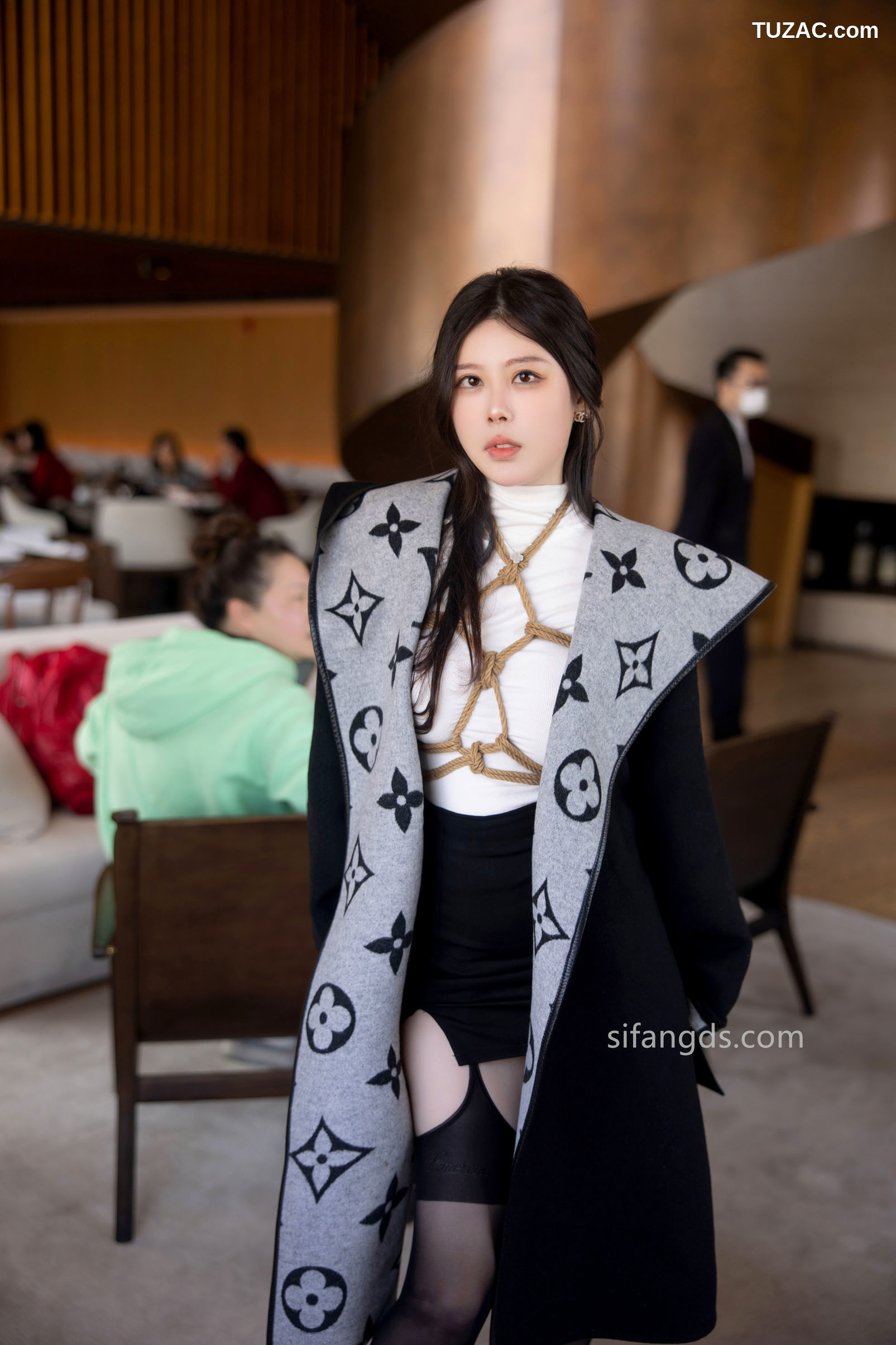 XR-Uncensored-白茹雪-秀人网模特-复出首秀作品-XiuRen秀人网-8390-内购私拍